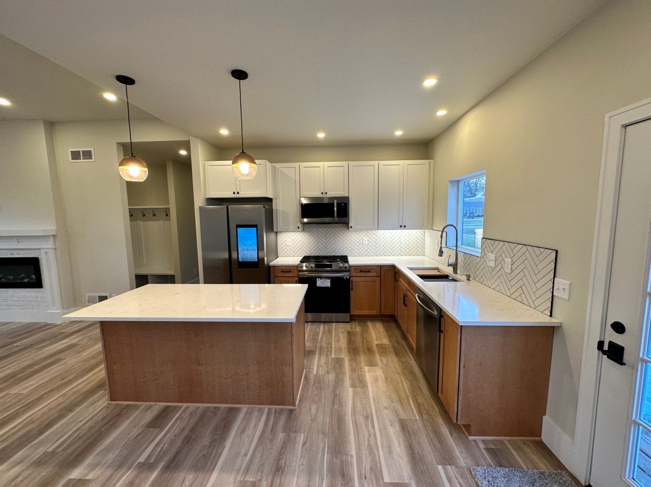 115 W Pine St, Lake Mills, WI 53551