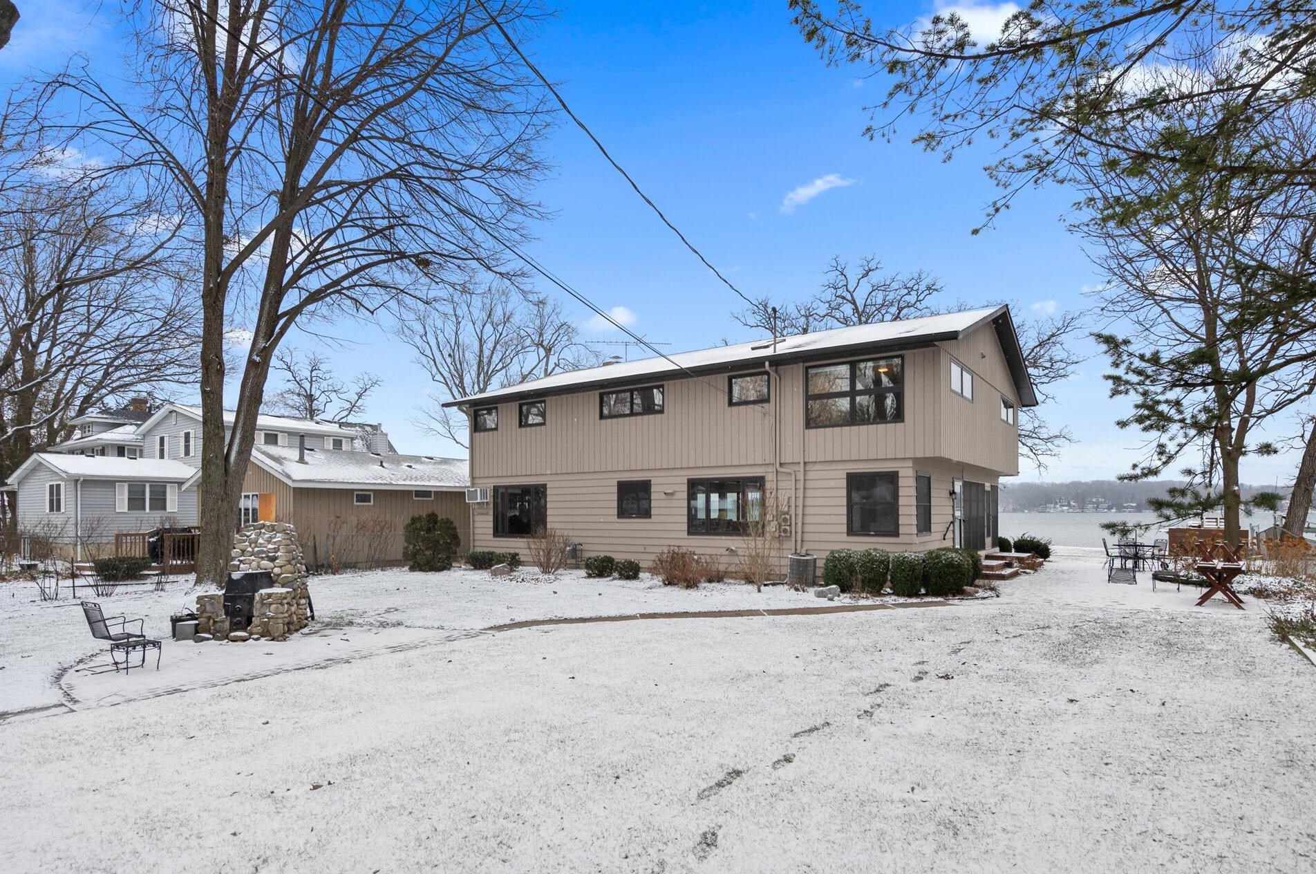 2322 Haerle Ave, Twin Lakes, WI 53181
