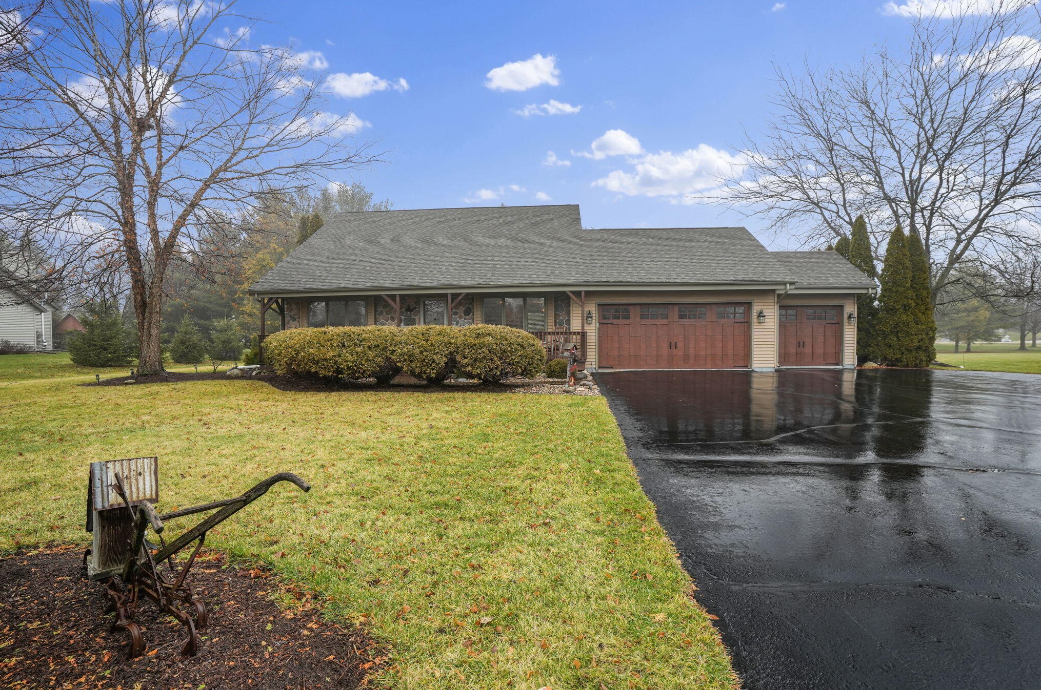 30916 Kramer Dr, Waterford, WI 53185