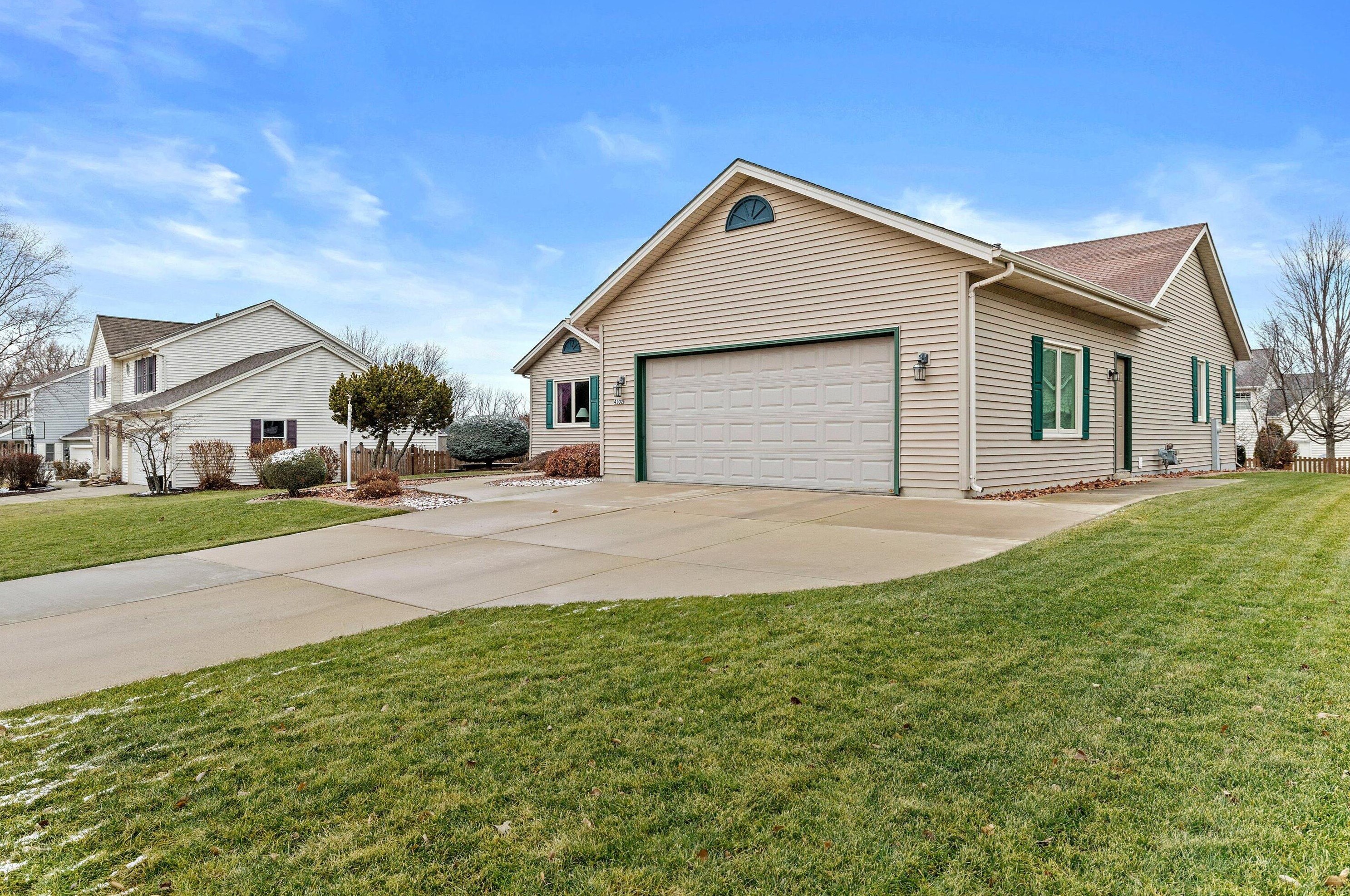 4102 Forest Hill Ave, Hales Corners, WI 53132-8484