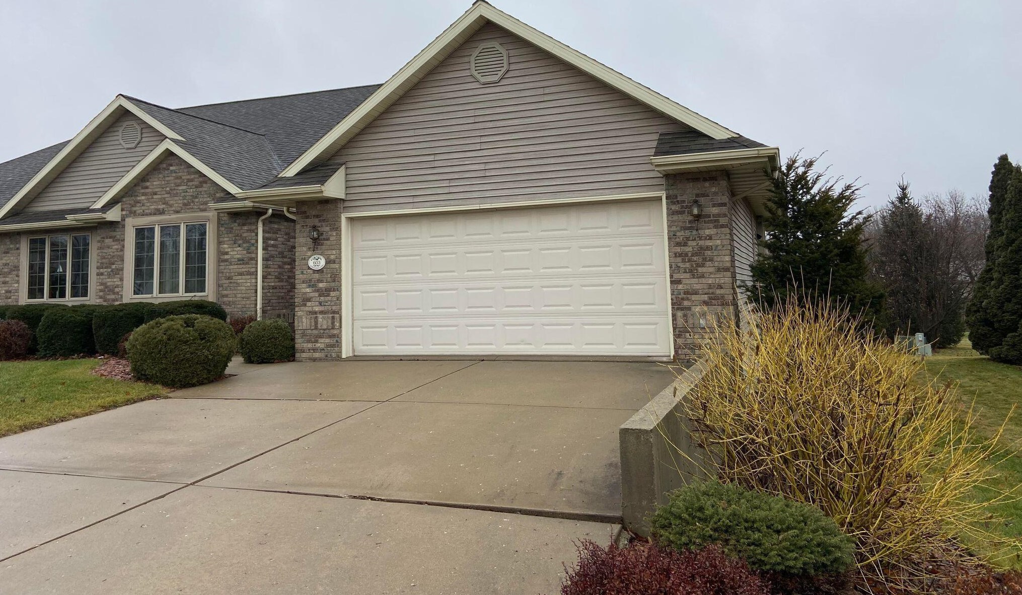 603 Cherokee Ln, Fort Atkinson, WI 53538-3012