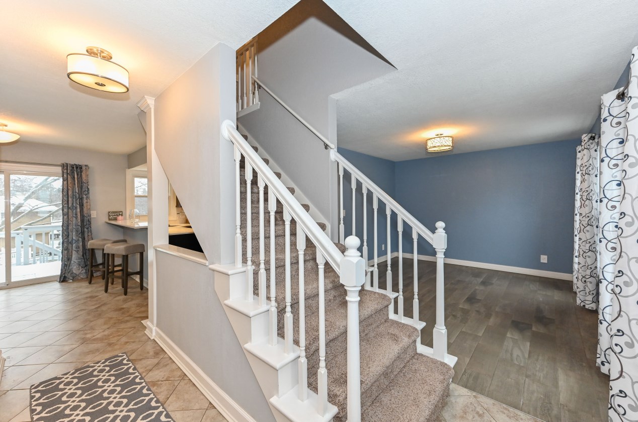 2012 Melody Ln, Waukesha, WI 53186