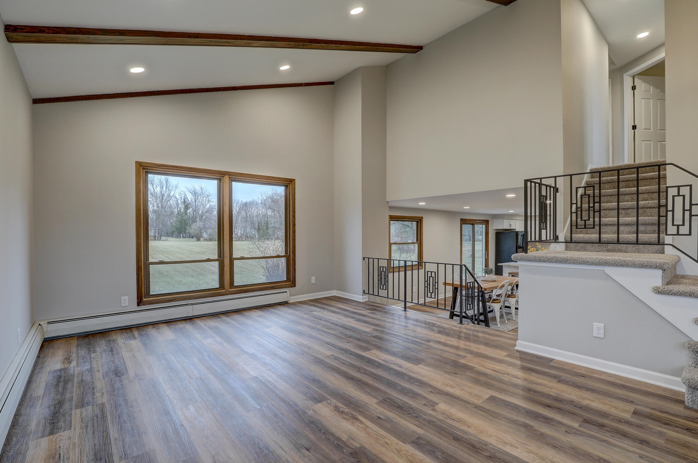 2021 W Glen Oaks Ln, Thiensville, WI 53092