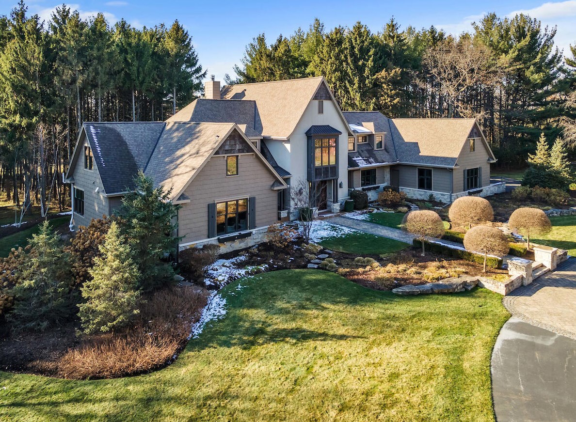 2705 Bieneman Rd, Lyons, WI 53105-9619