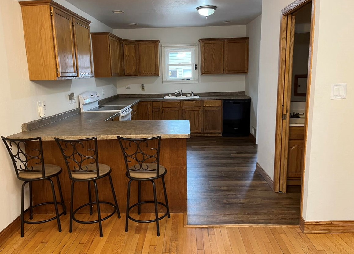 855 N 18th St, Manitowoc, WI 54220