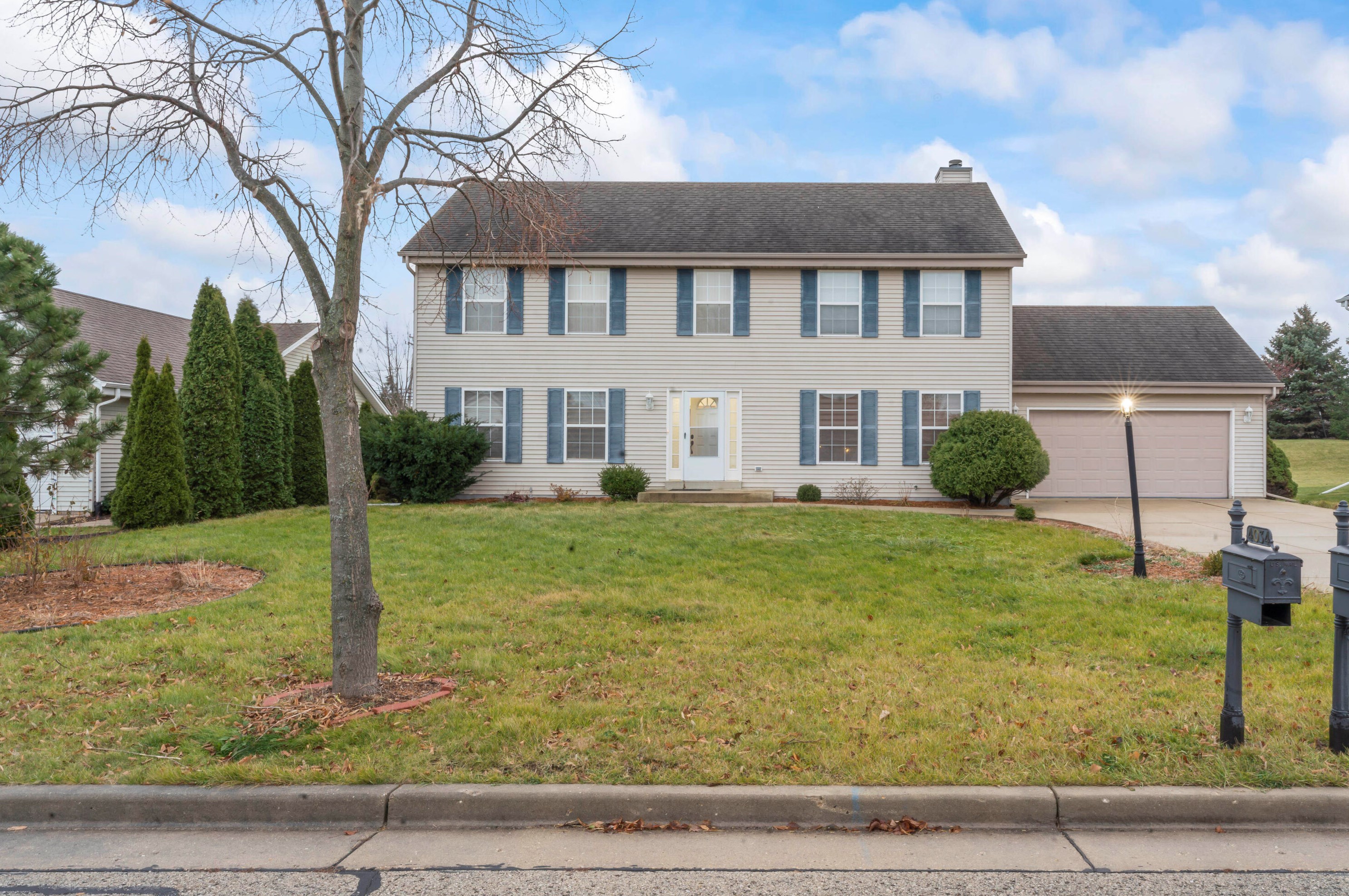 4037 W Whispering Ridge Pass, Hales Corners, WI 53132