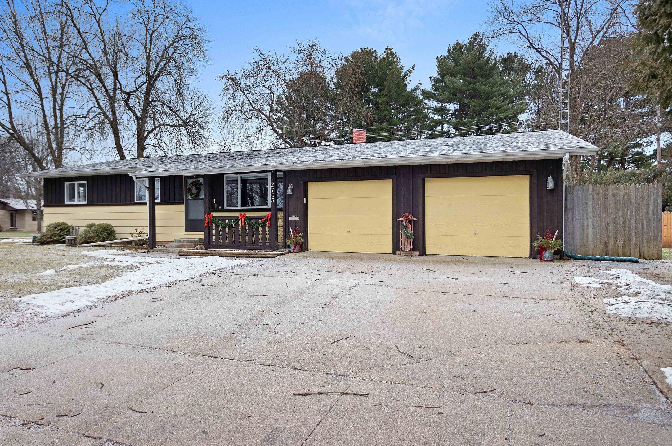 2703 32nd St, Two Rivers, WI 54241