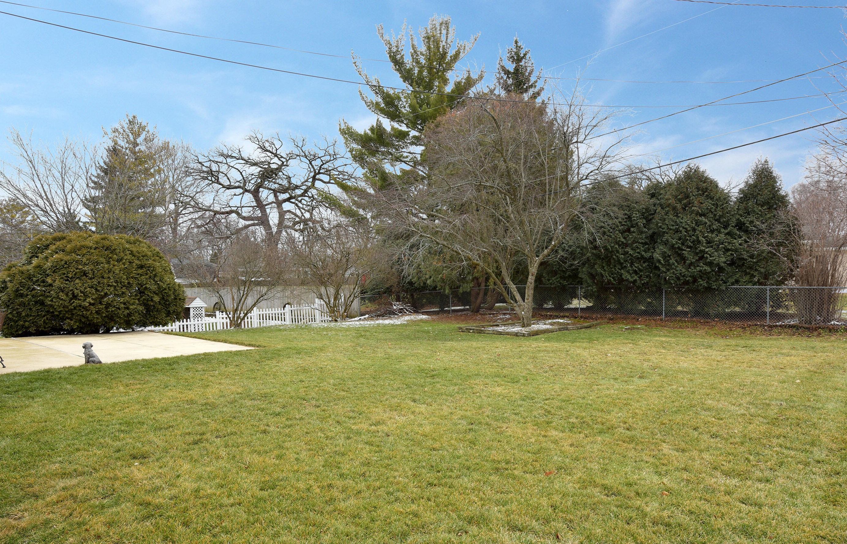 607 Braewood Dr, Waterford, WI 53185