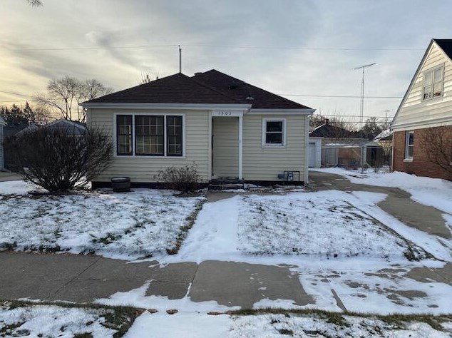 1303 Kingston Ave, Racine, WI 53402-3939
