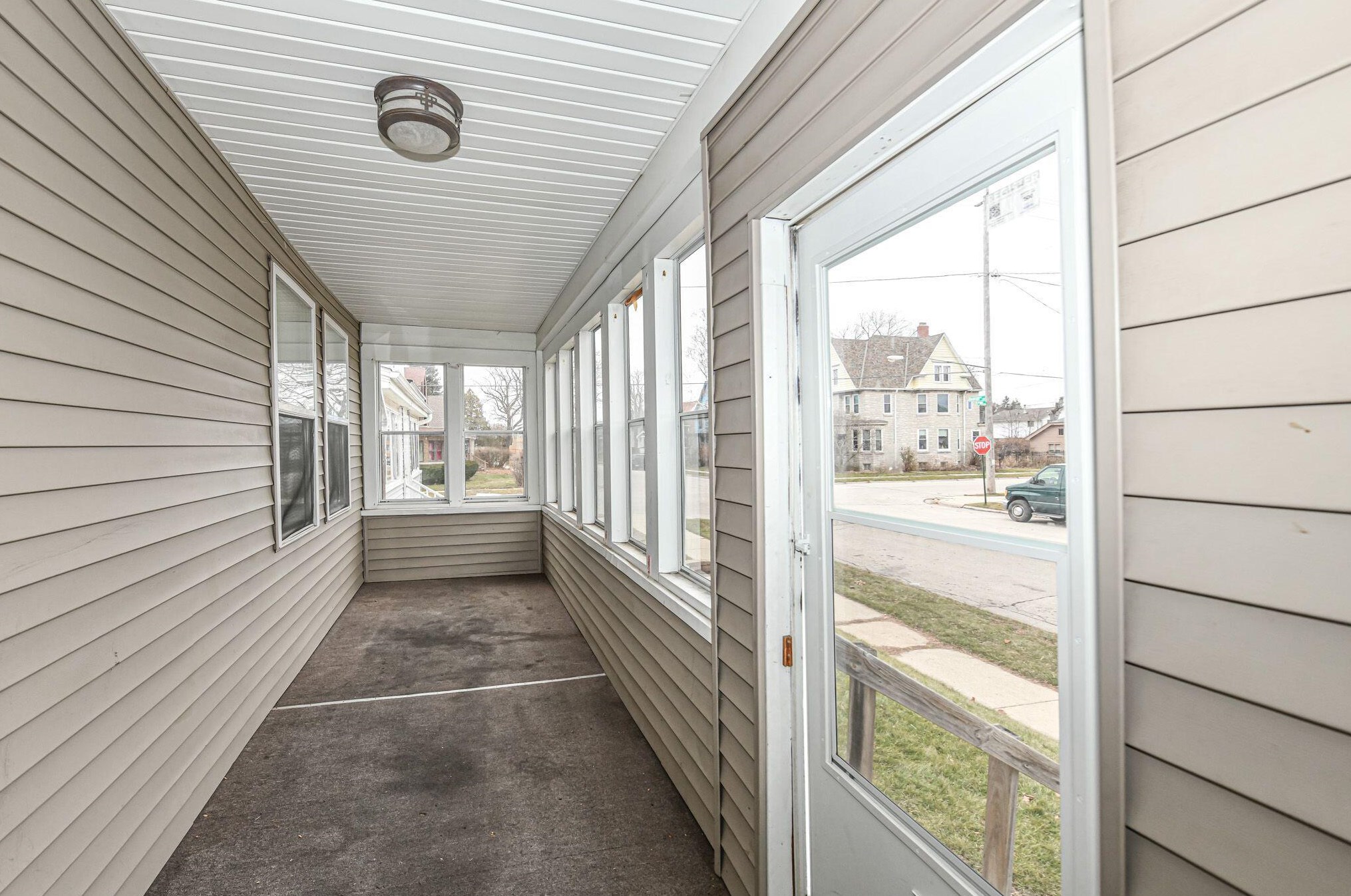 1302 Madison Ave, South Milwaukee, WI 53172-2434