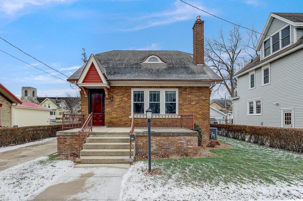 817 E Cady St, Watertown, WI 53094