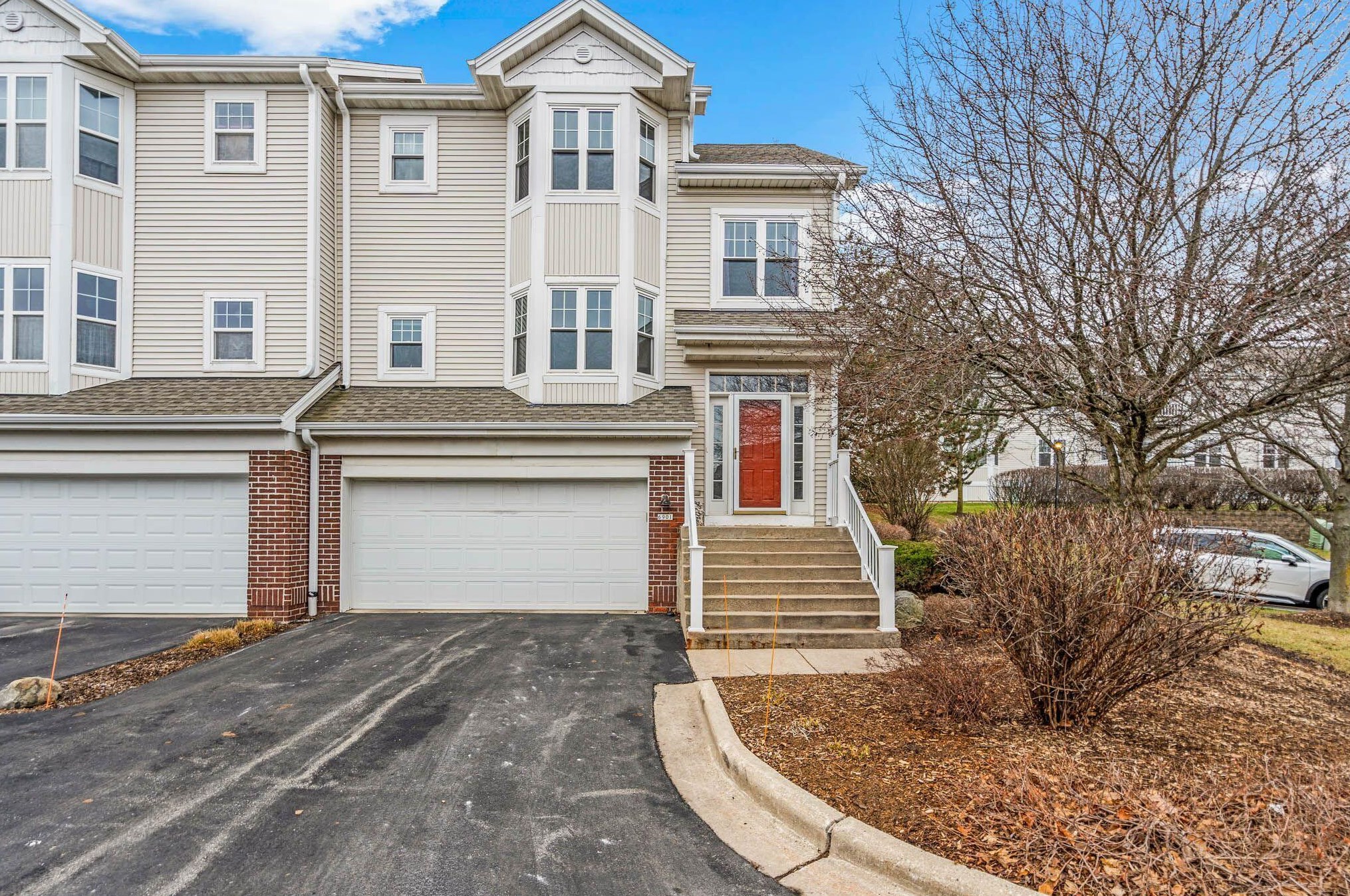 6901 W Rawson Ave, Hales Corners, WI 53132