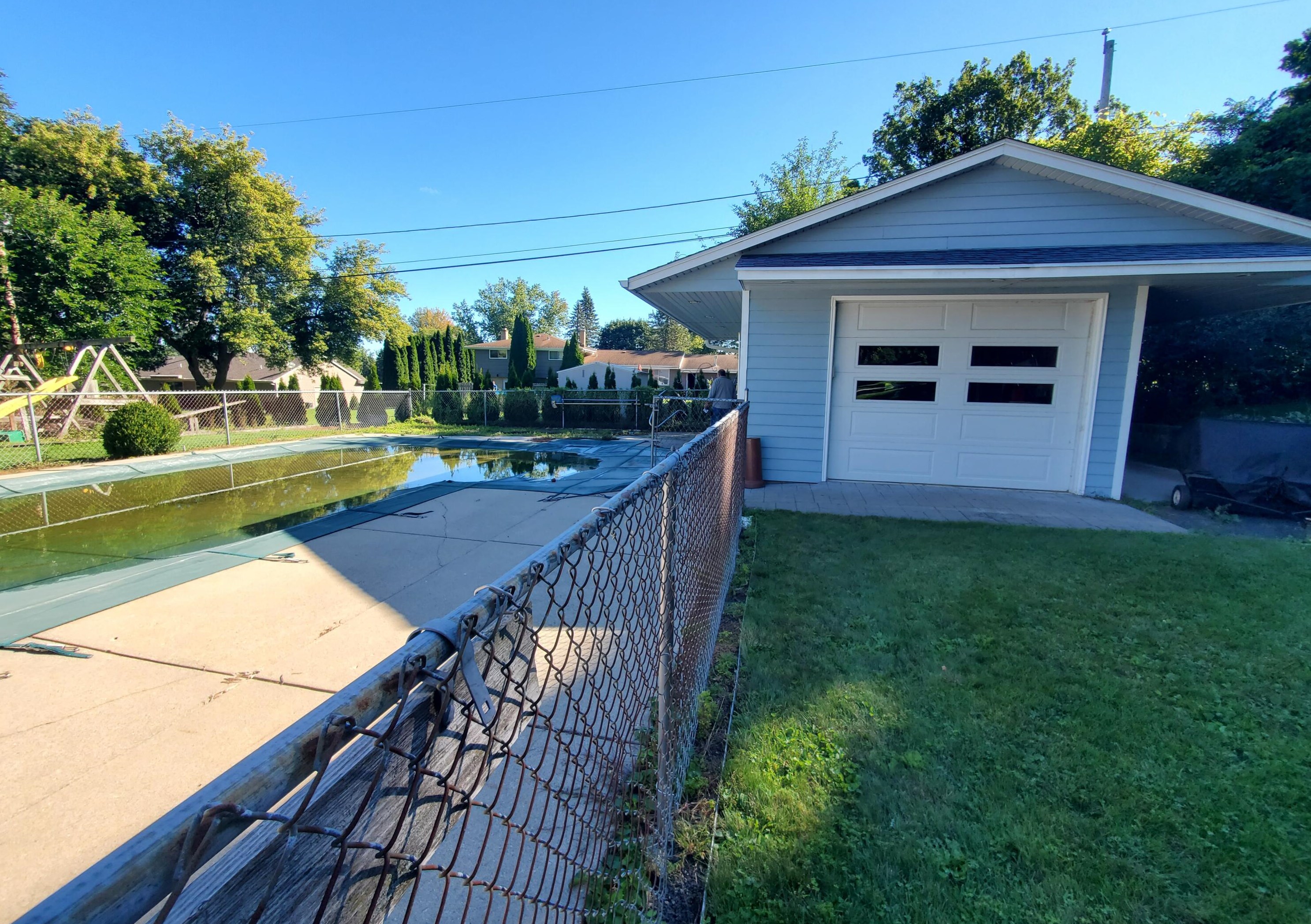 810 Summit Dr, Waukesha, WI 53186