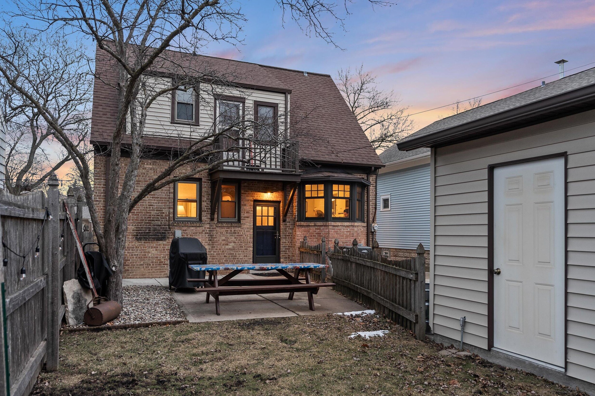 5115 Berkeley Blvd, Milwaukee WI 53217-5504 exterior