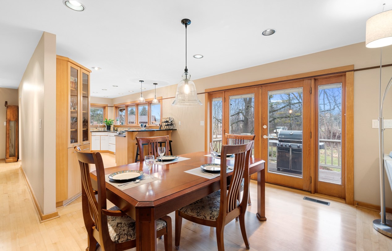 4702 Willow Creek Ln, Sheboygan WI  53083-2158 exterior