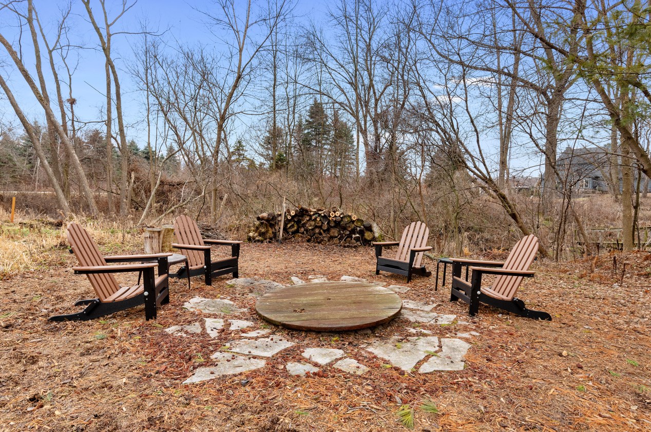 4702 Willow Creek Ln, Sheboygan WI  53083-2158 exterior