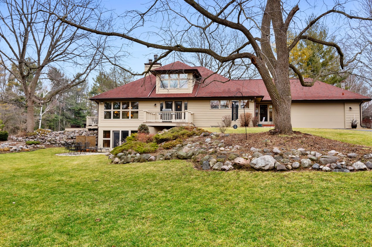 4702 Willow Creek Ln, Sheboygan, WI 53083