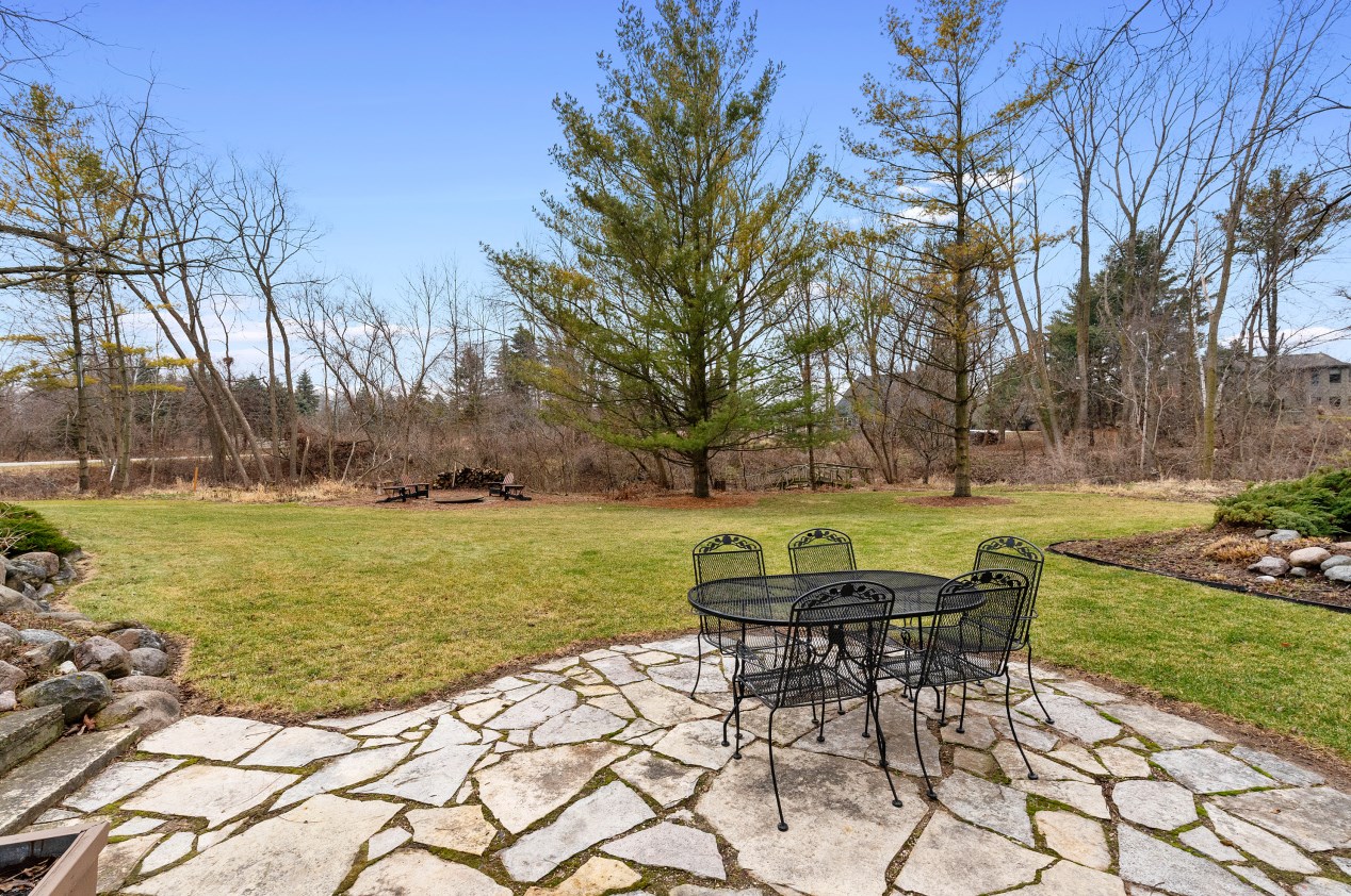 4702 Willow Creek Ln, Sheboygan WI  53083-2158 exterior