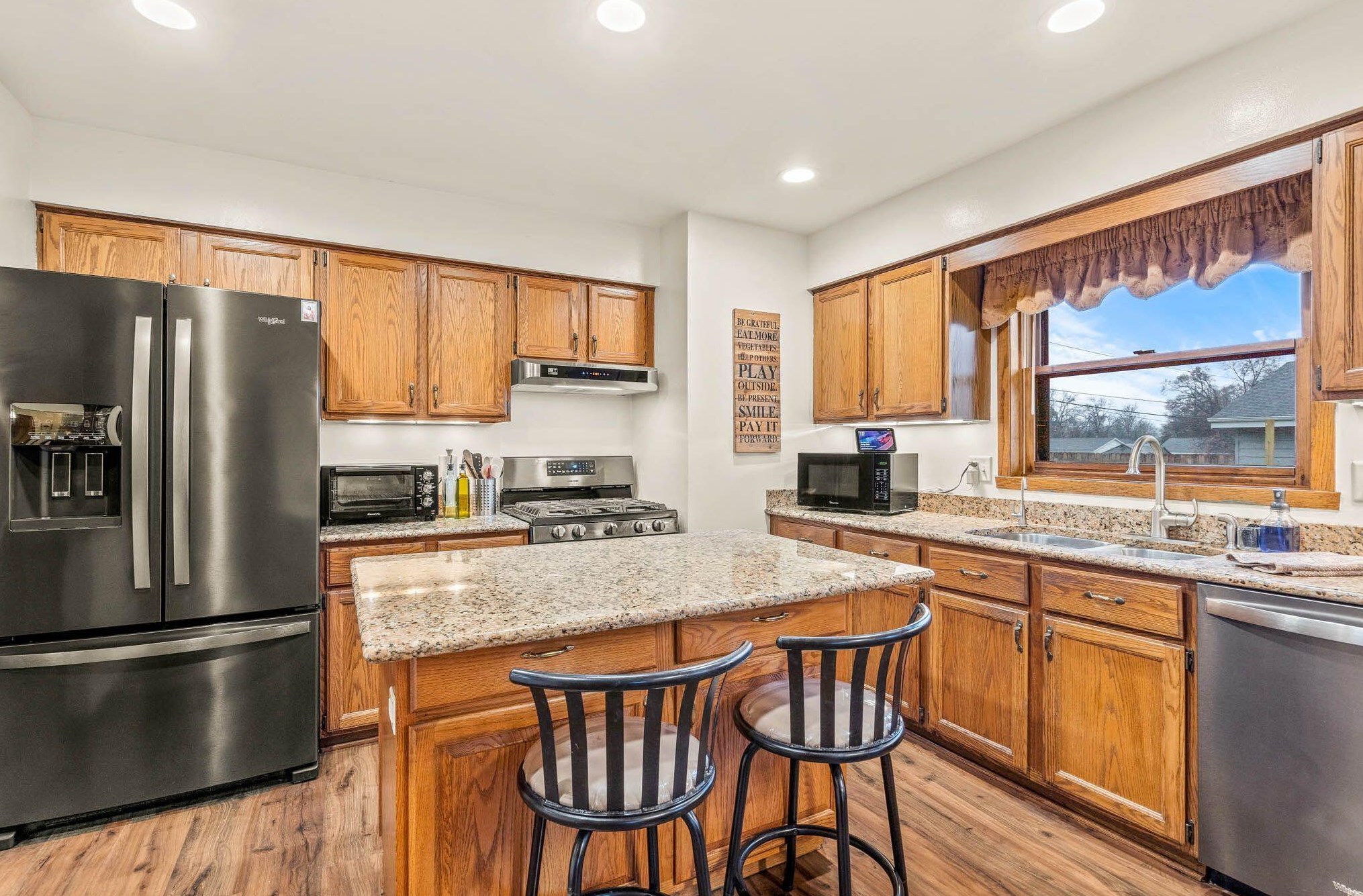 7218 38th St, Hales Corners, WI 53132-9478