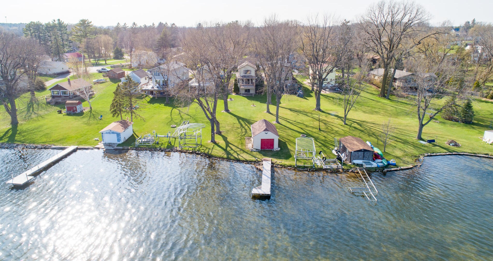 3532 Lake Dr, Hartford, WI 53027