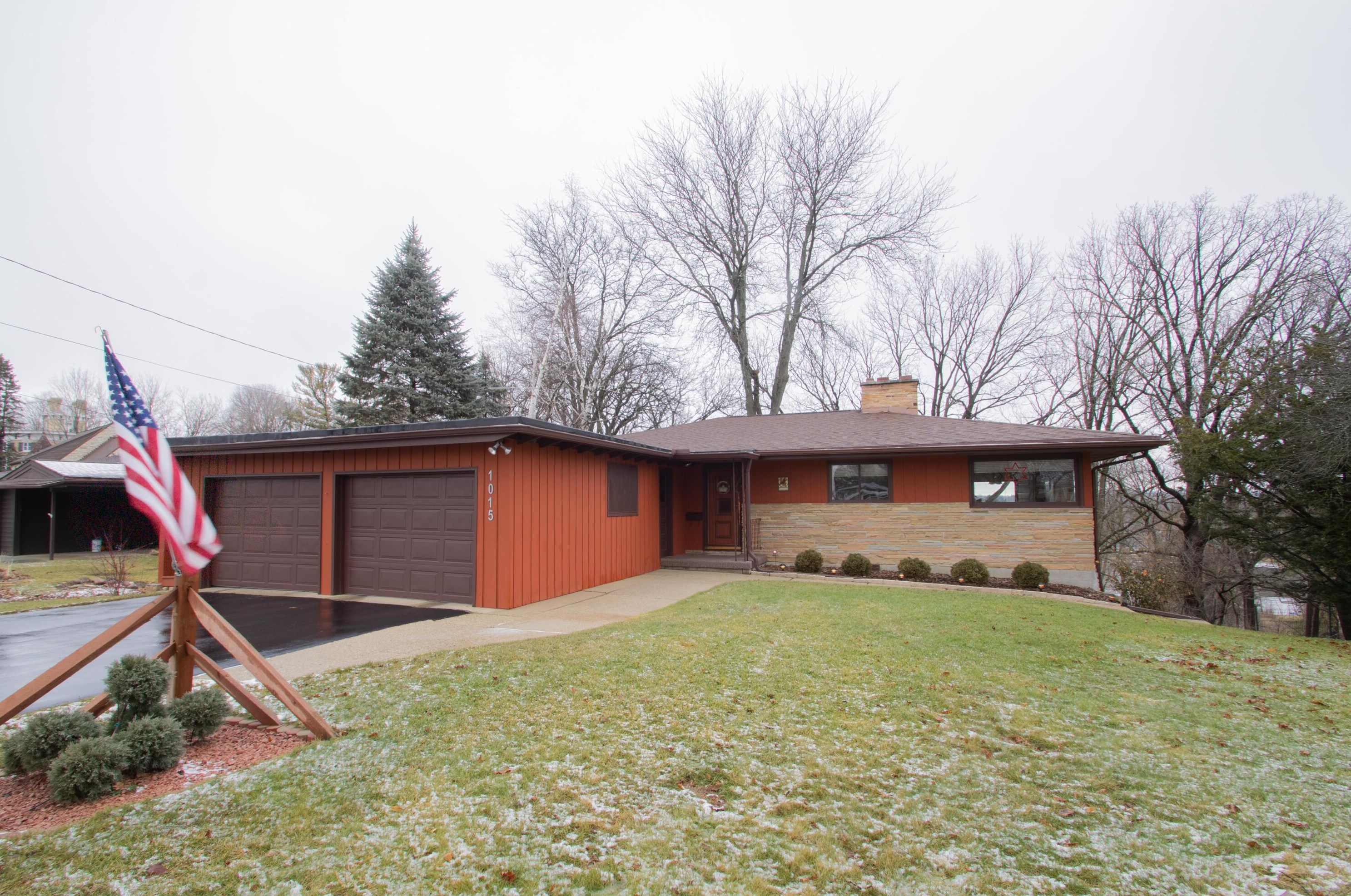 1015 Charles St, Watertown, WI 53094