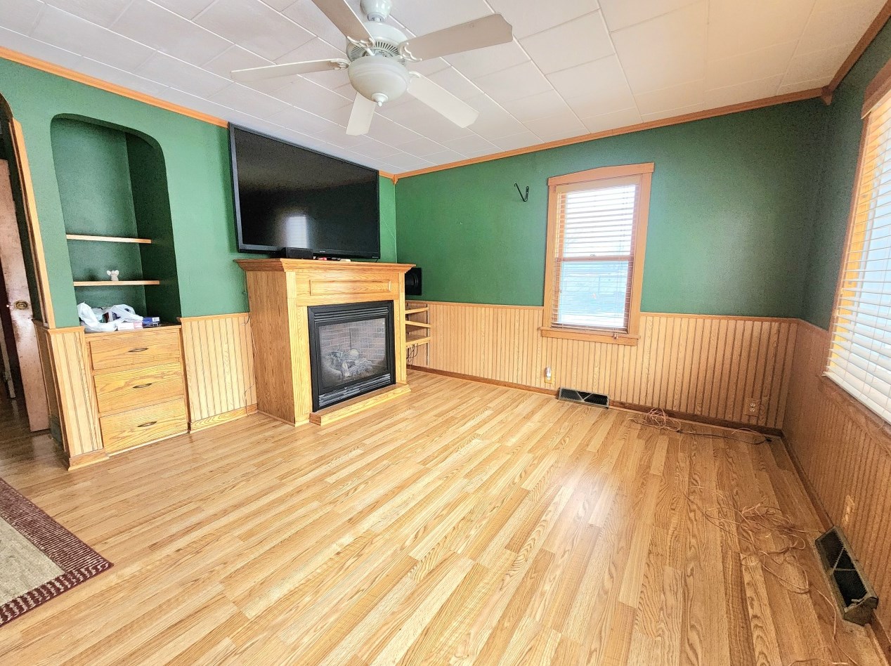 1330 W Washington Ave, Cleveland, WI 53015