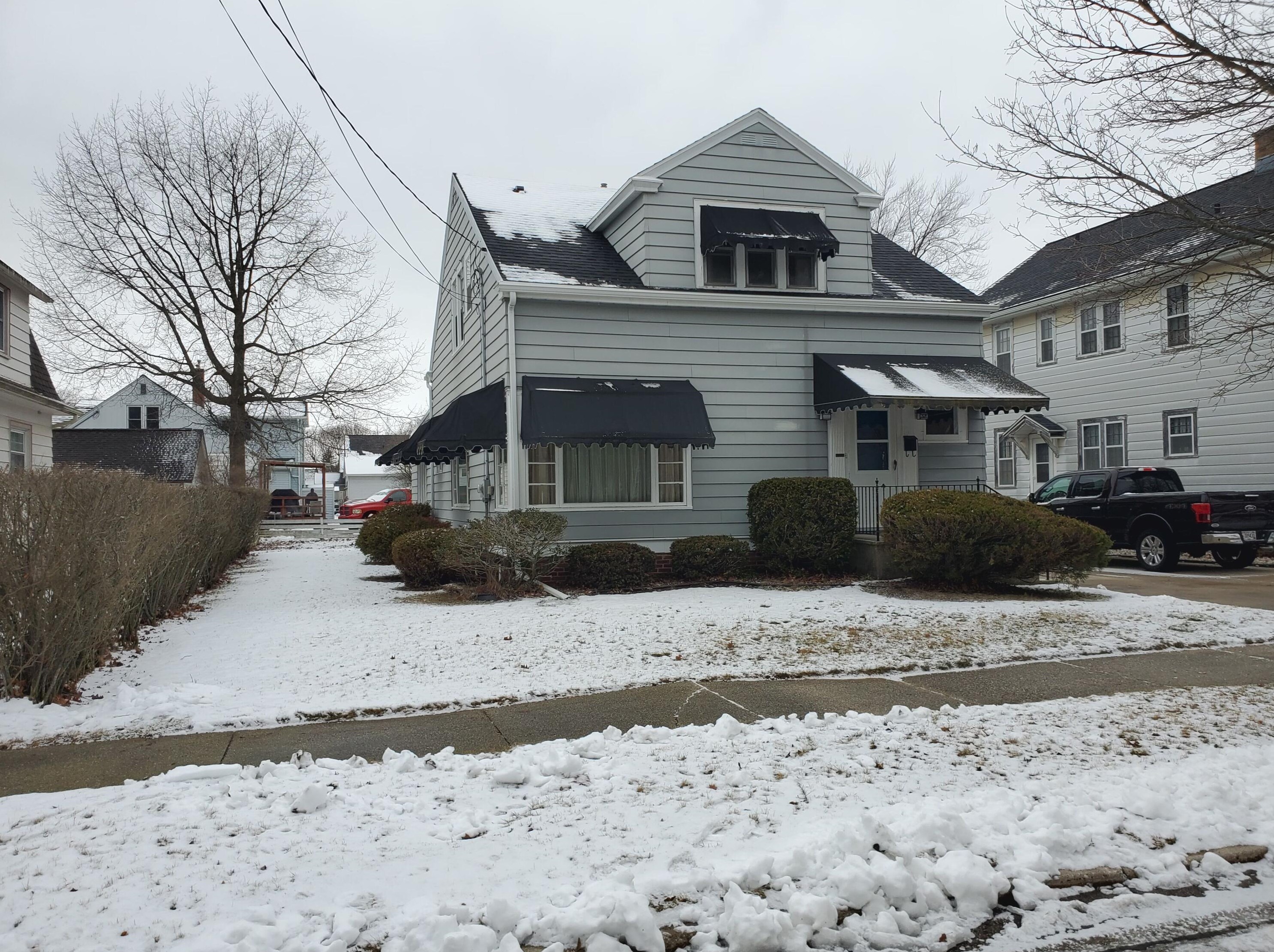 2604 Monroe St, Two Rivers, WI 54241