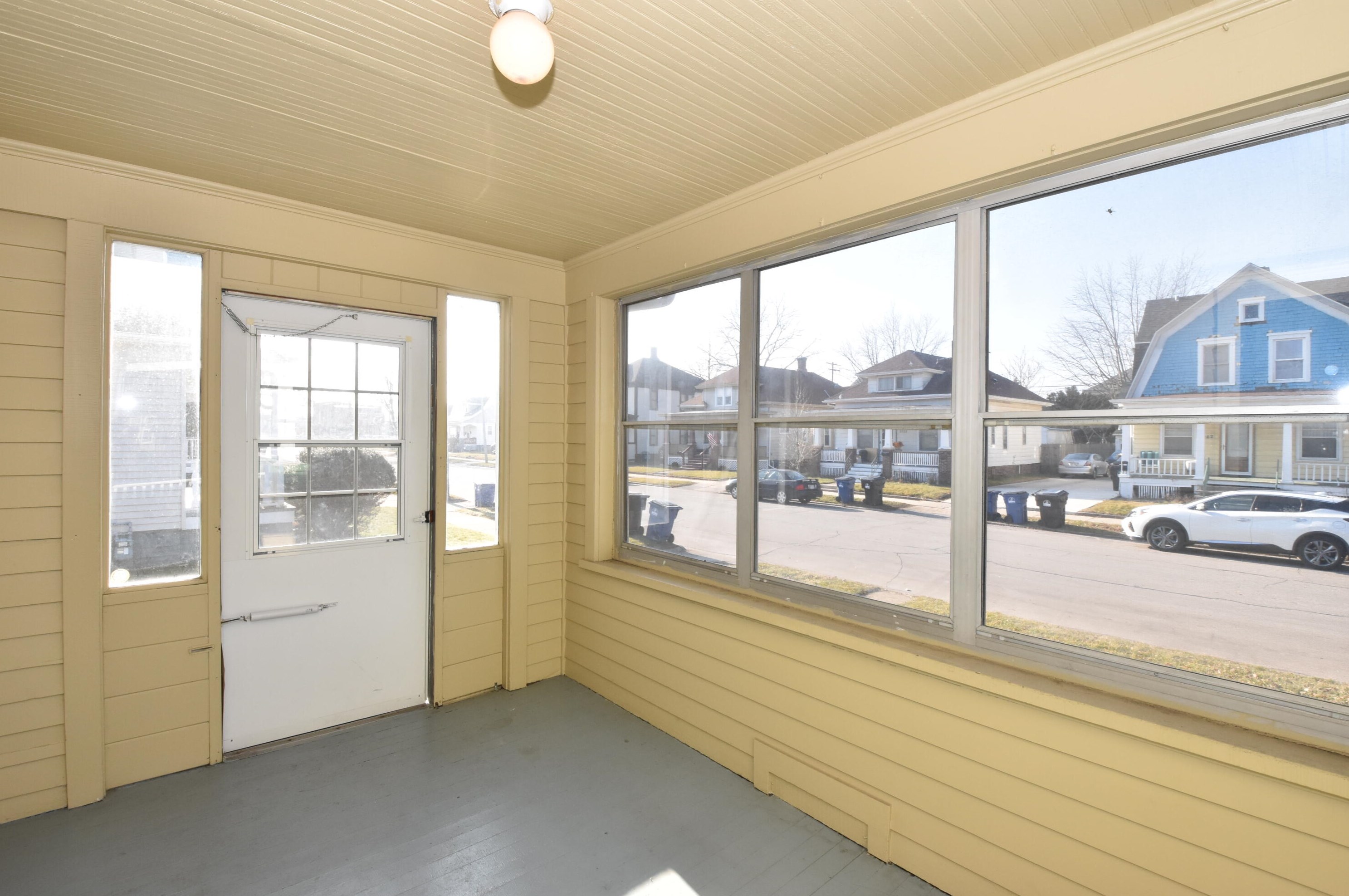 2045 Charles St, Racine, WI 53402-4609