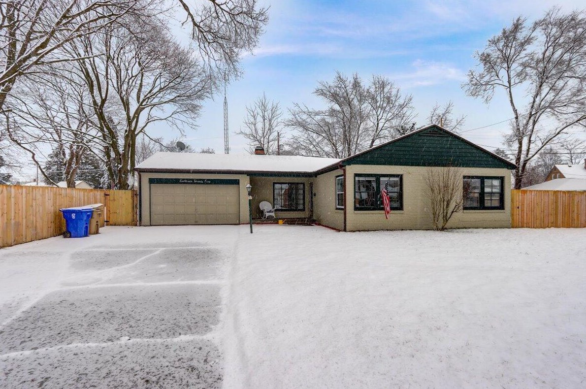 1825 74th Pl, Kenosha, WI 53143