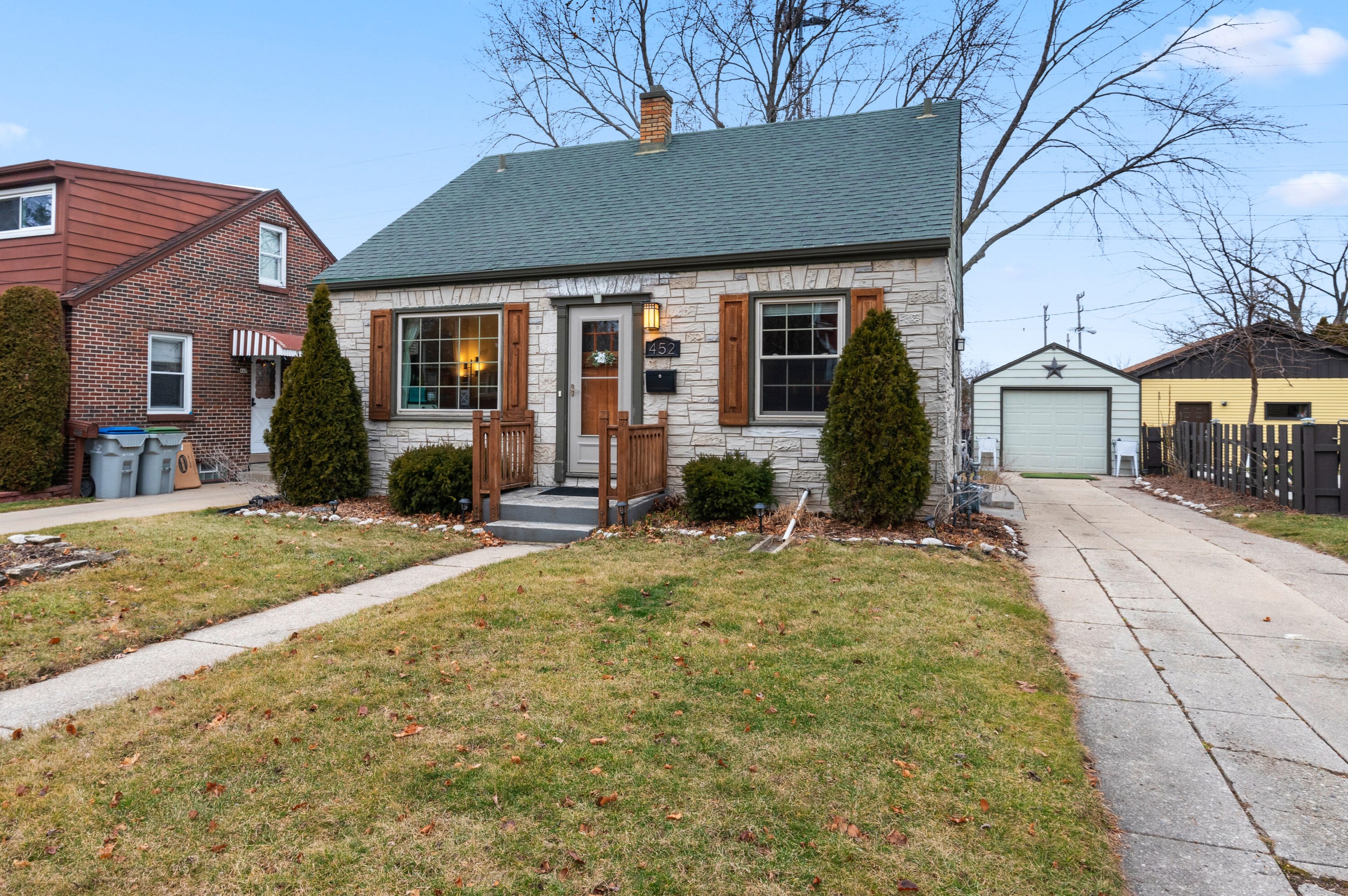 452 E Waterford Ave, Milwaukee, WI 53207