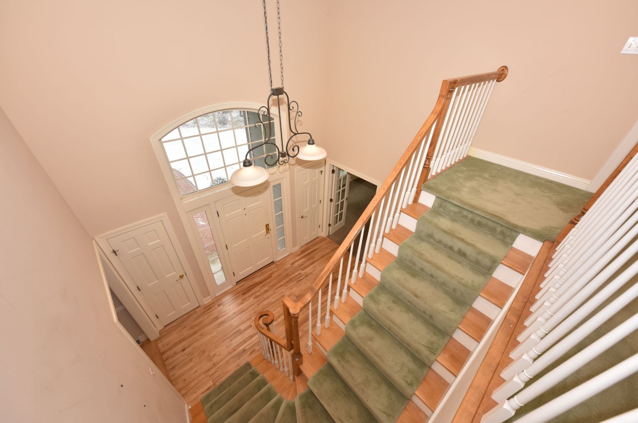 1061 Tuscola Ln, West Bend, WI 53095