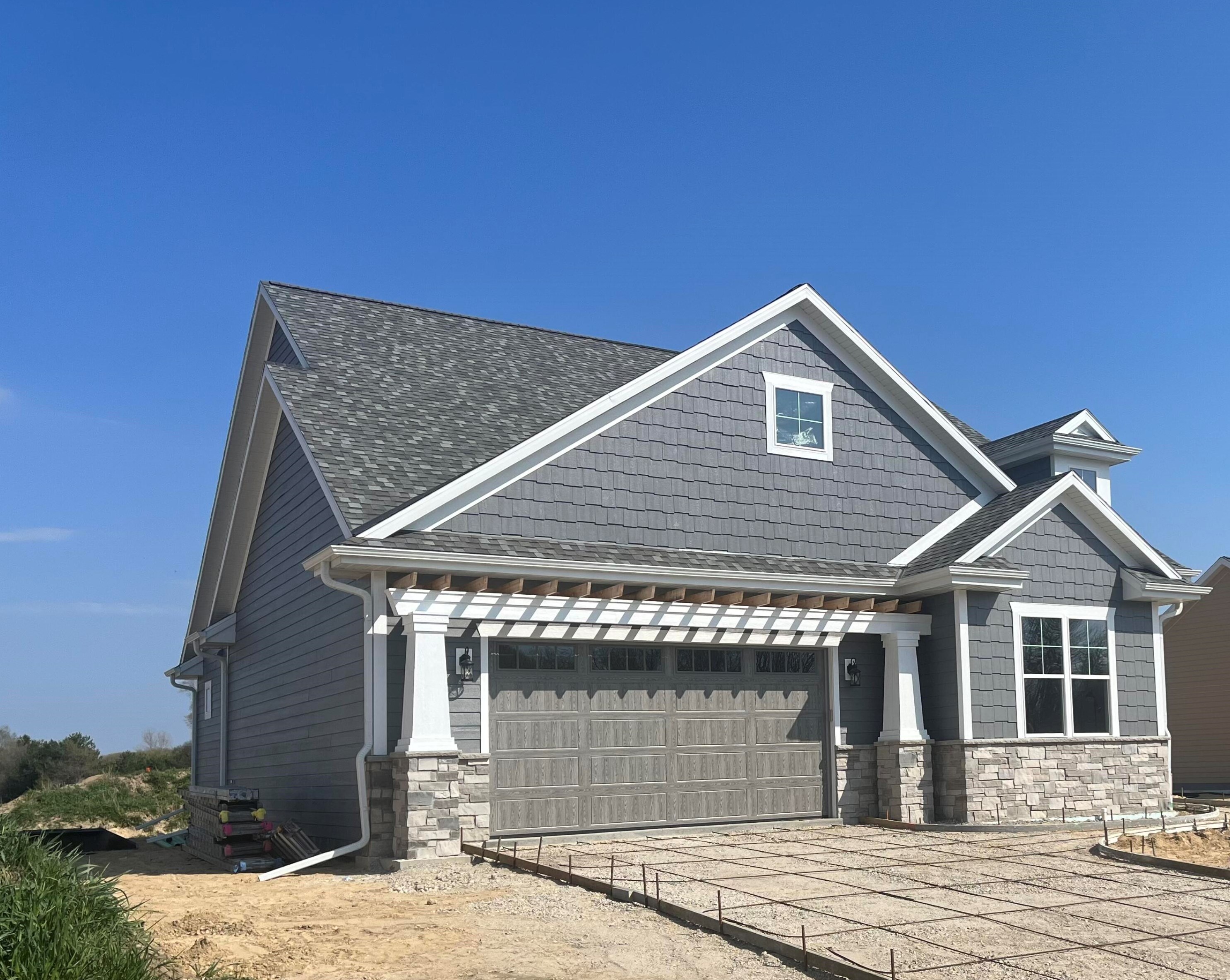 6868 Jamestown Dr, West Bend, WI 53090