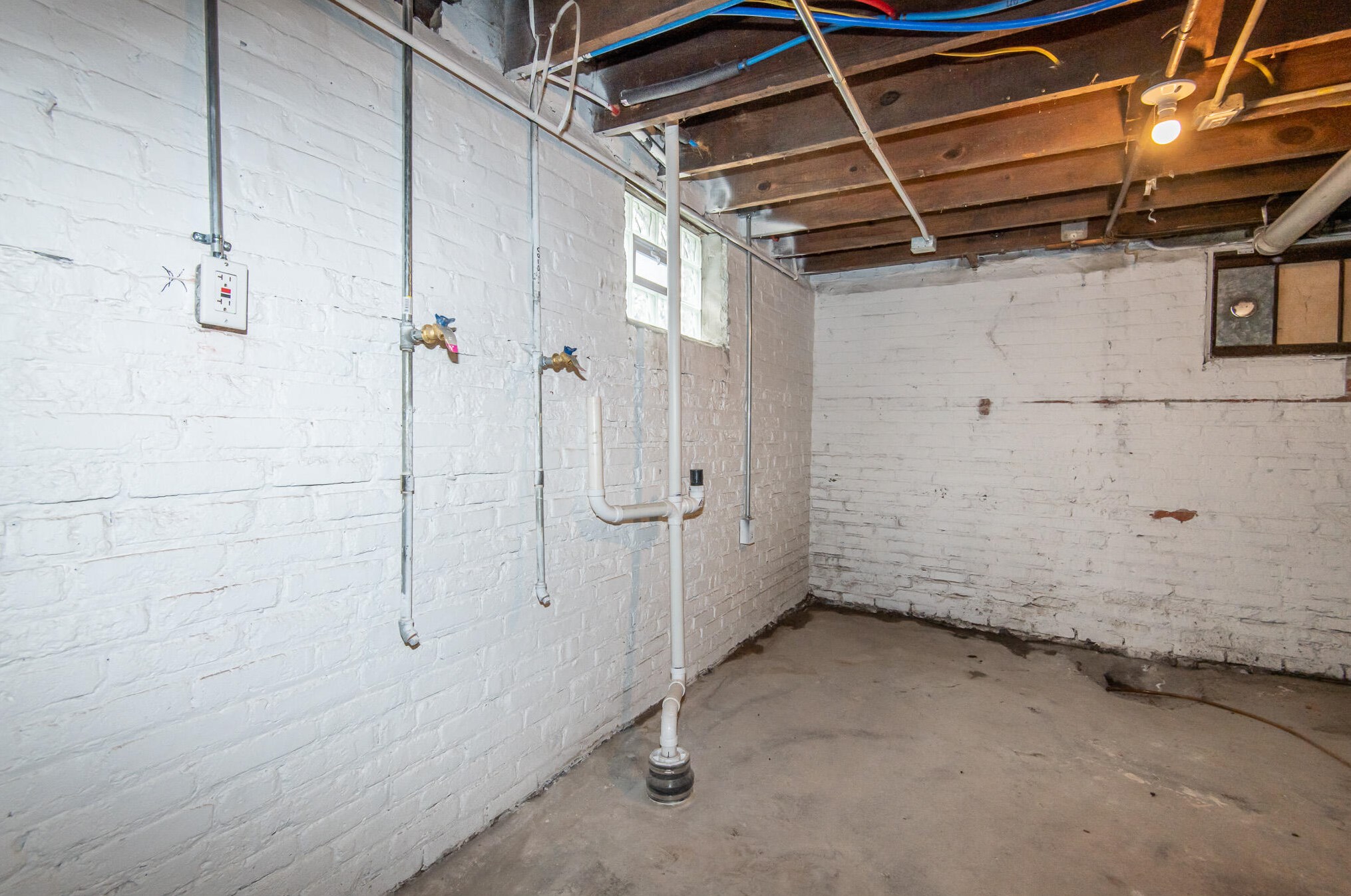 2016 Marquette St, Racine WI  53402-4640 exterior