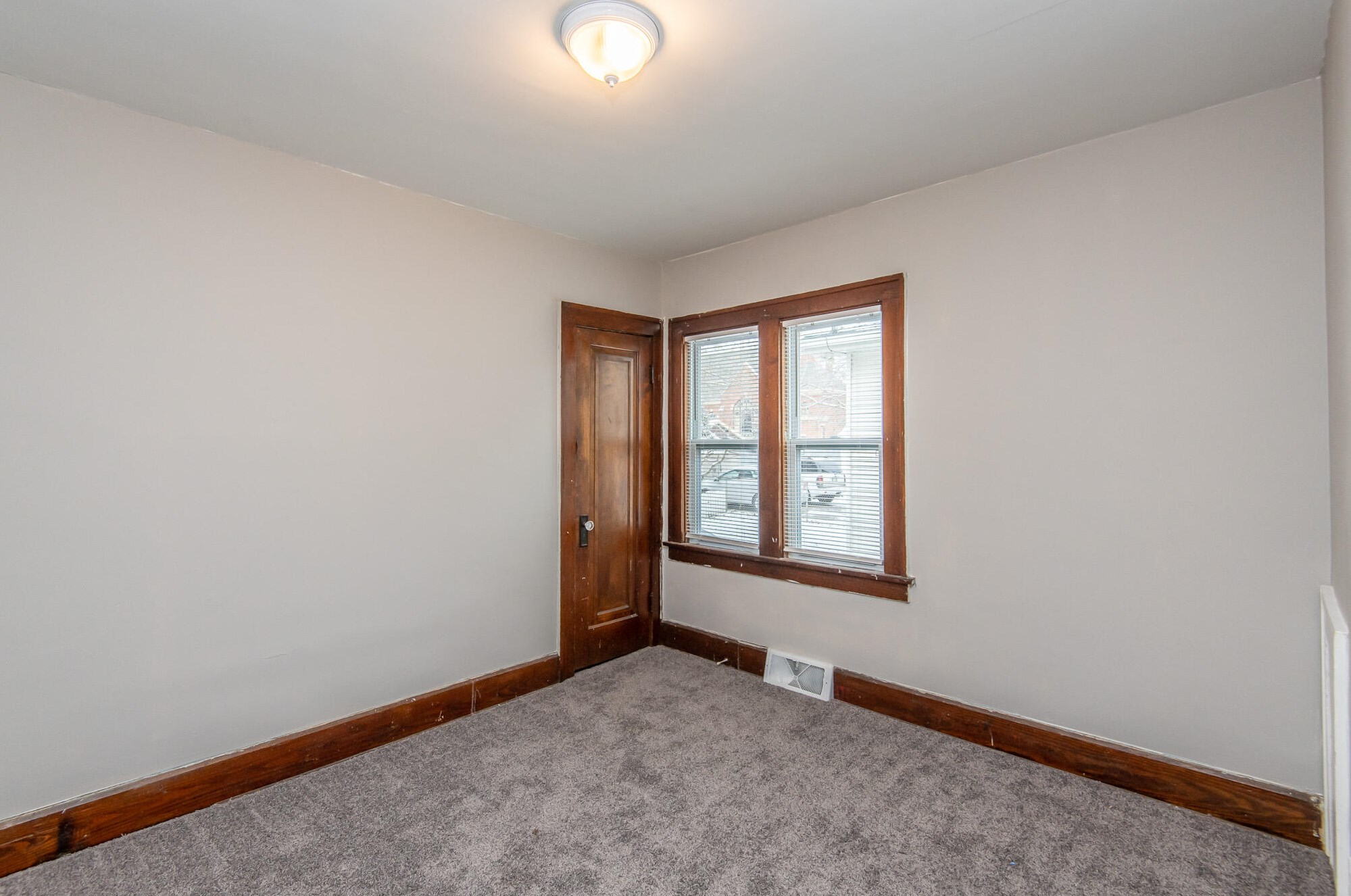 2016 Marquette St, Racine WI  53402-4640 exterior