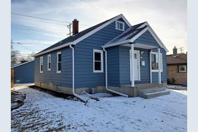 8925 W Burleigh St - Photo 1