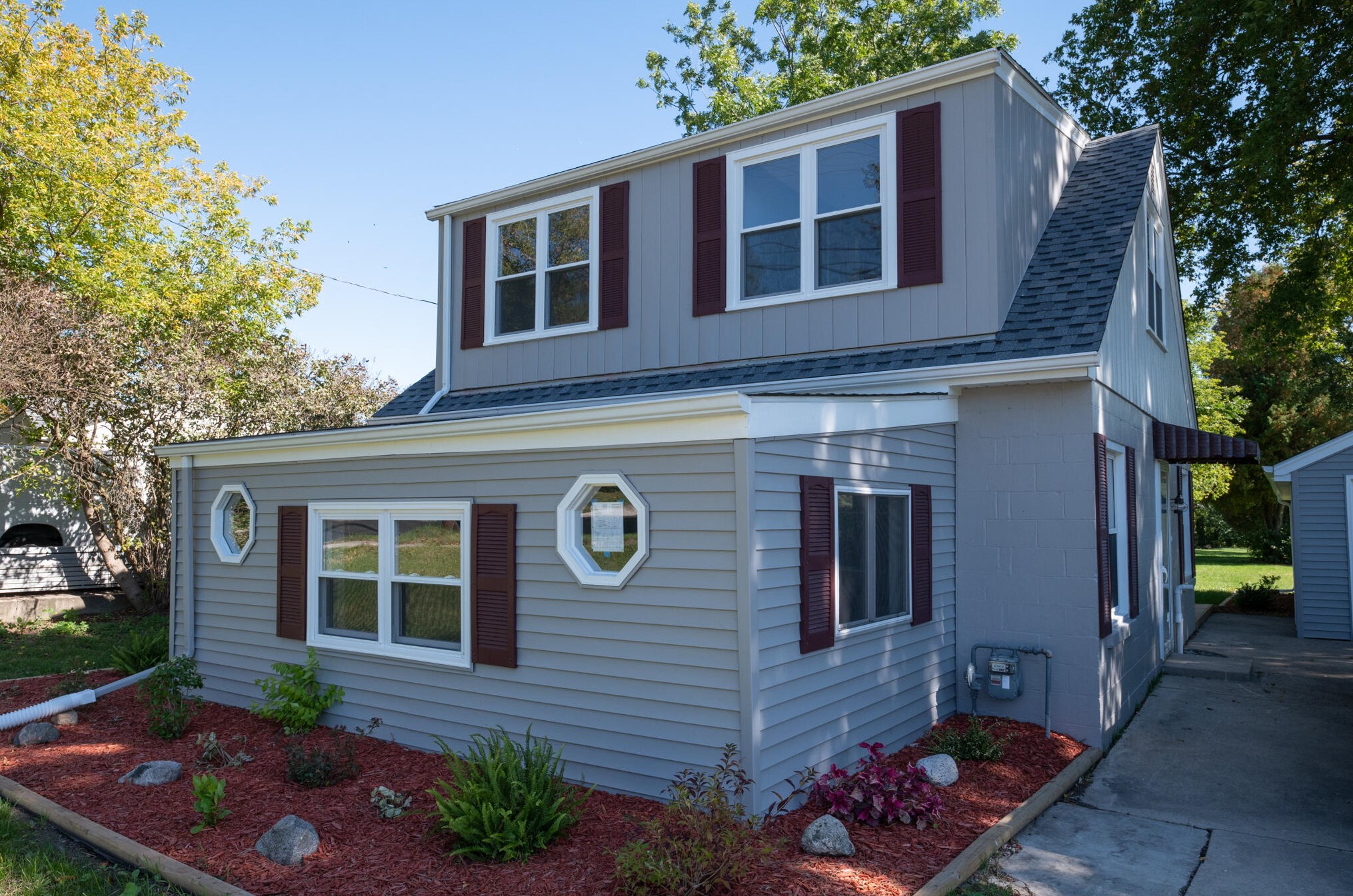 816 S Main St, Saukville, WI 53080