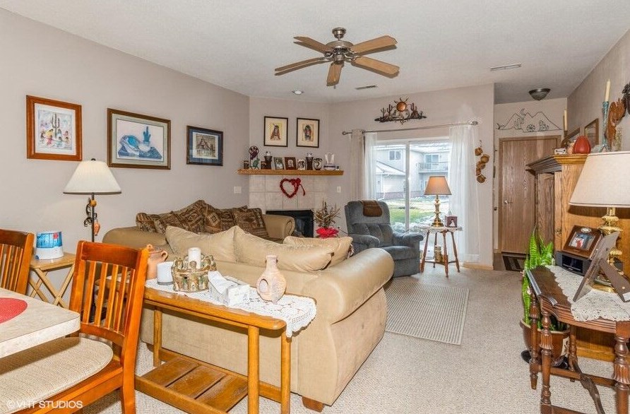 326 Brookside Dr #4, Mayville, WI 53050