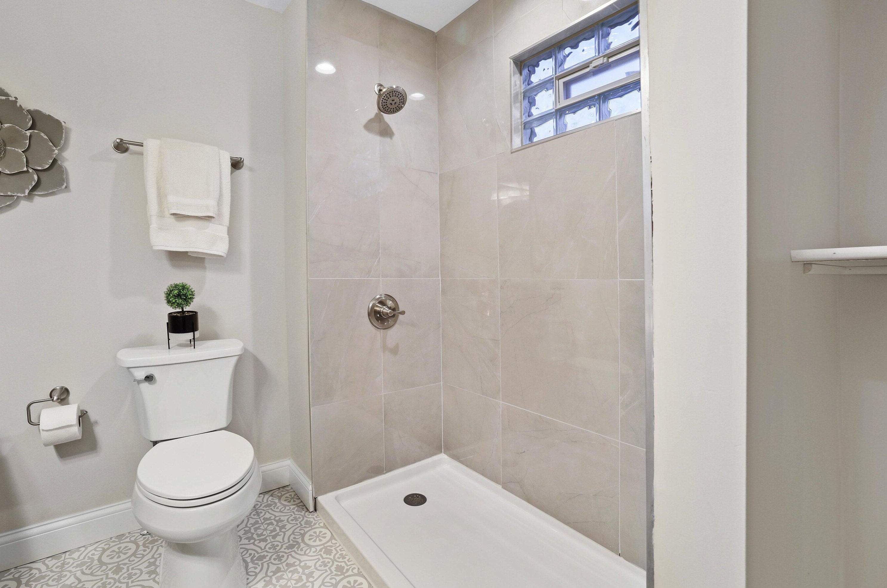 3662 32nd St, Milwaukee WI  53221-1115 exterior