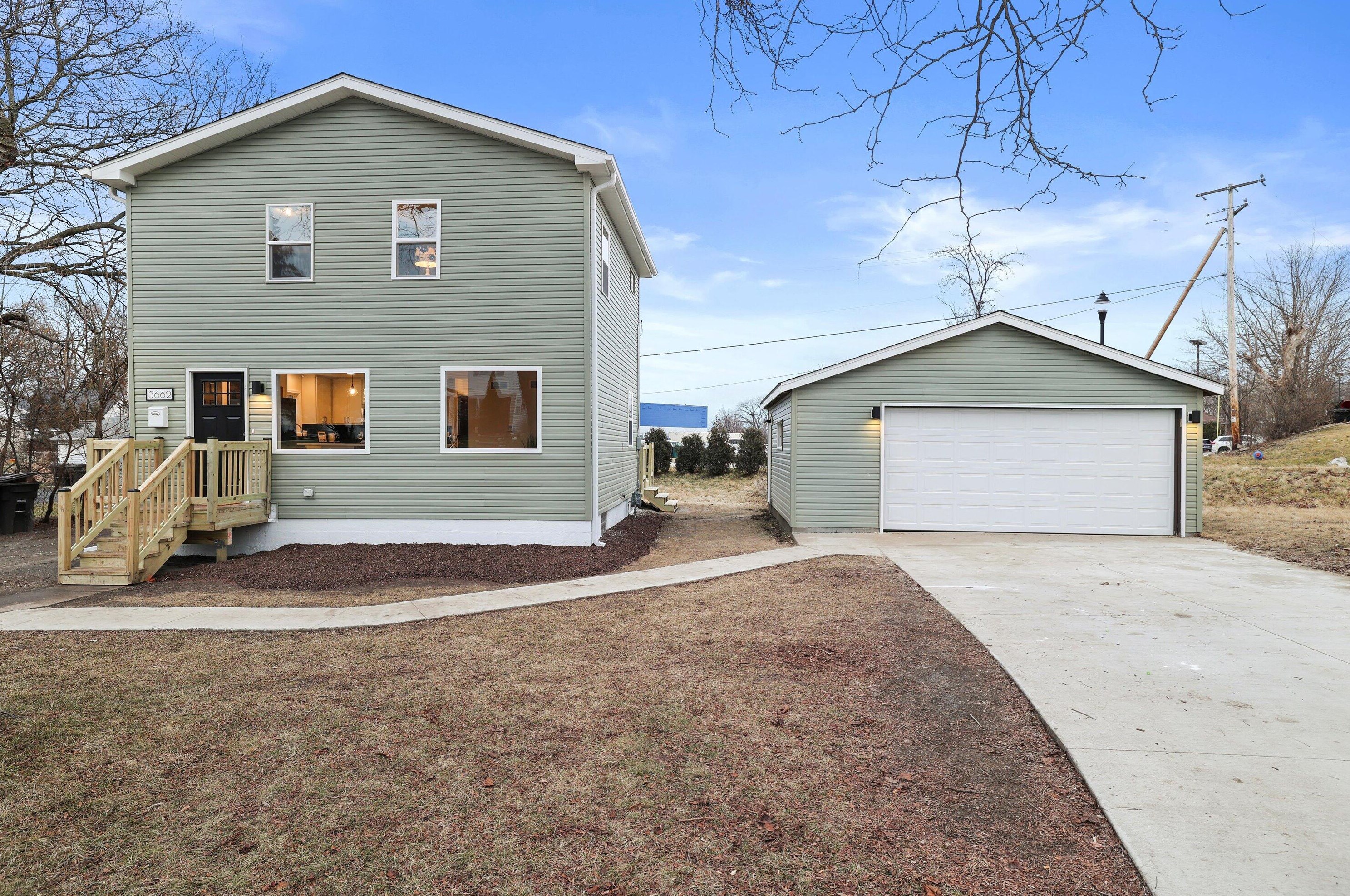 3662 32nd St, Milwaukee WI  53221-1115 exterior