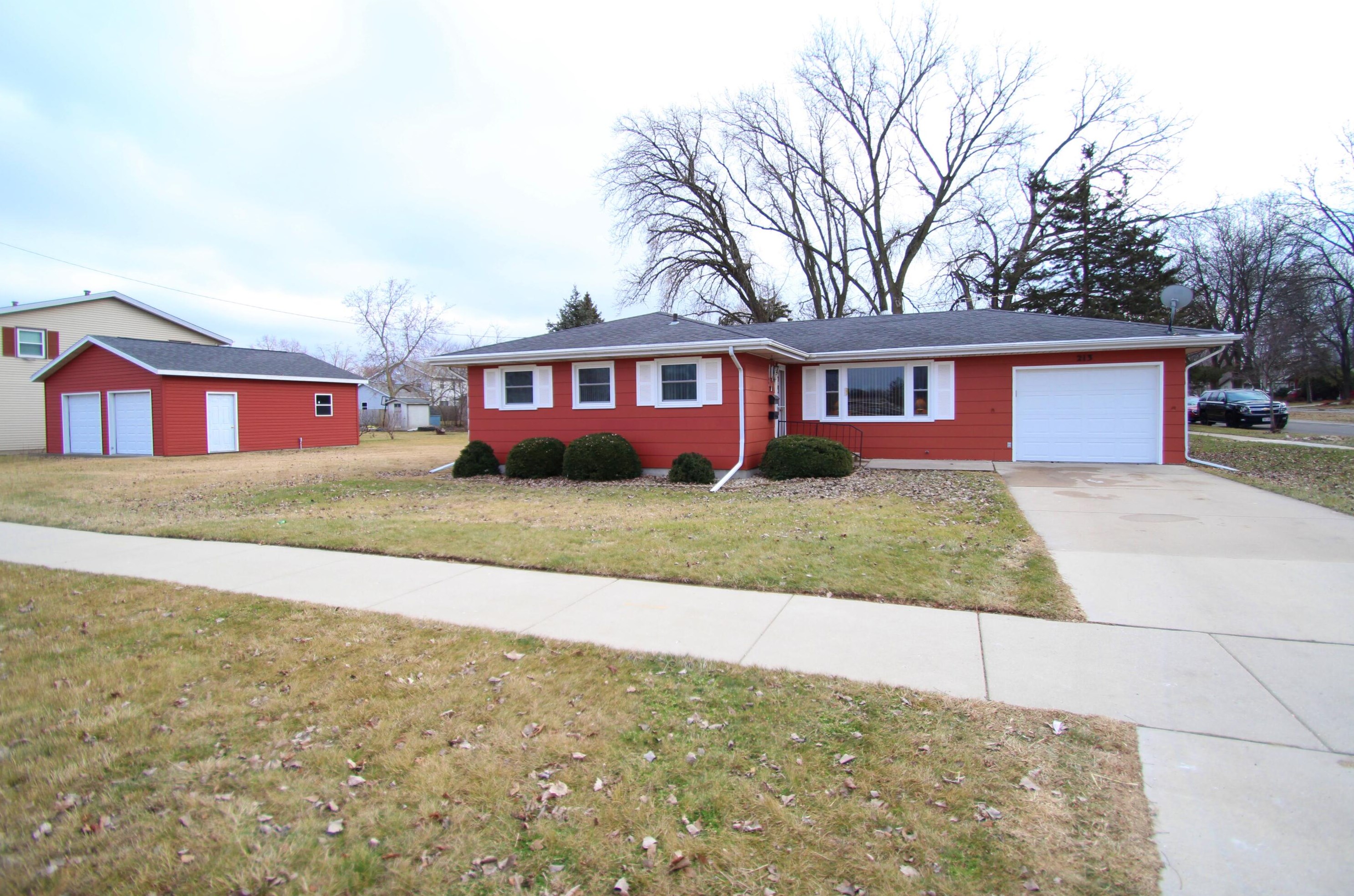 213 Rockwell Ave, Fort Atkinson, WI 53538-2526