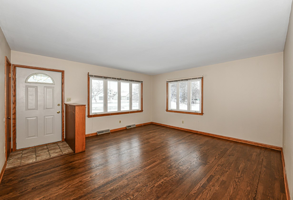 508 S Moreland Blvd, Waukesha, WI 53188