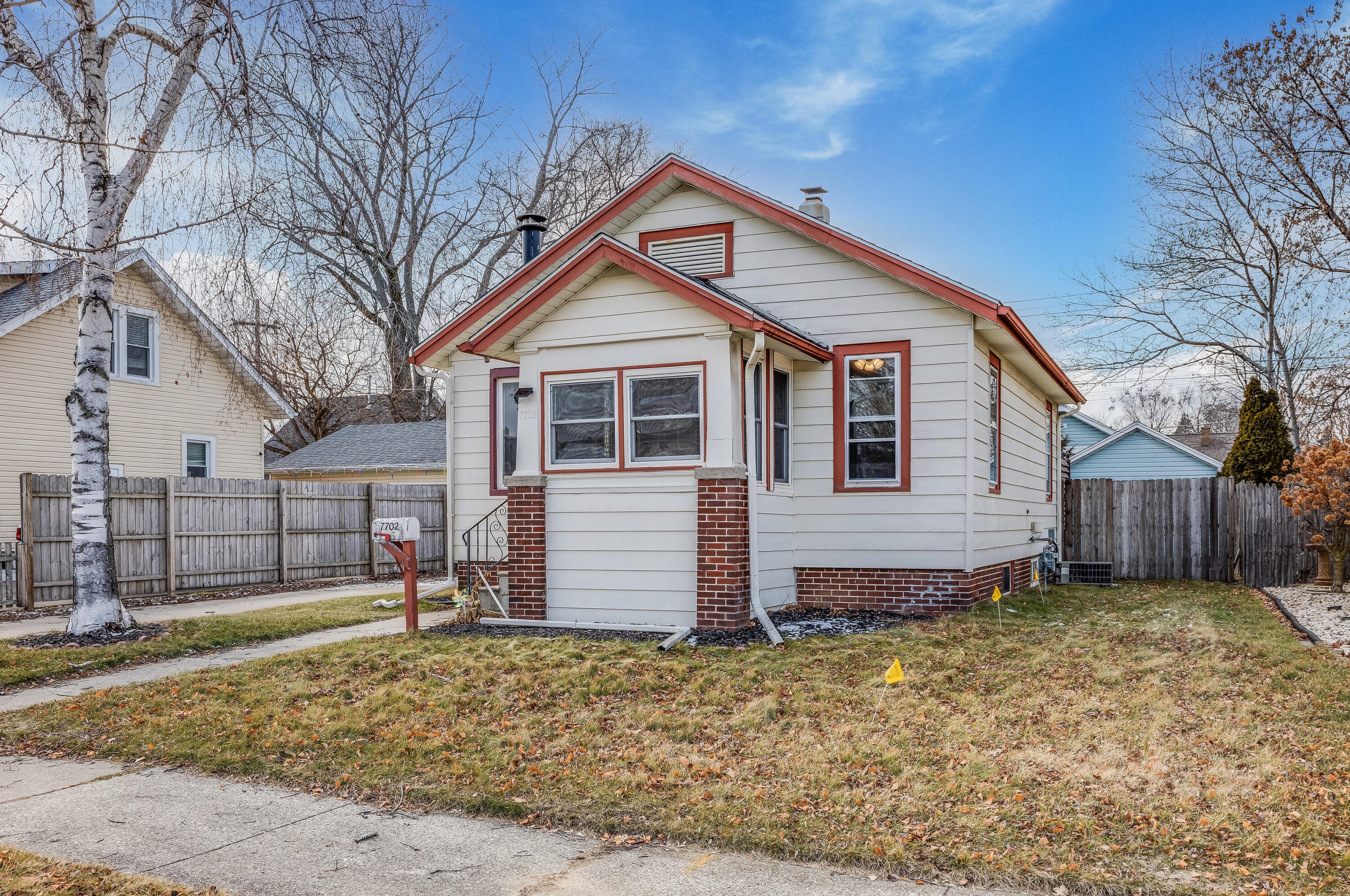 7702 16th Ave, Kenosha, WI 53143