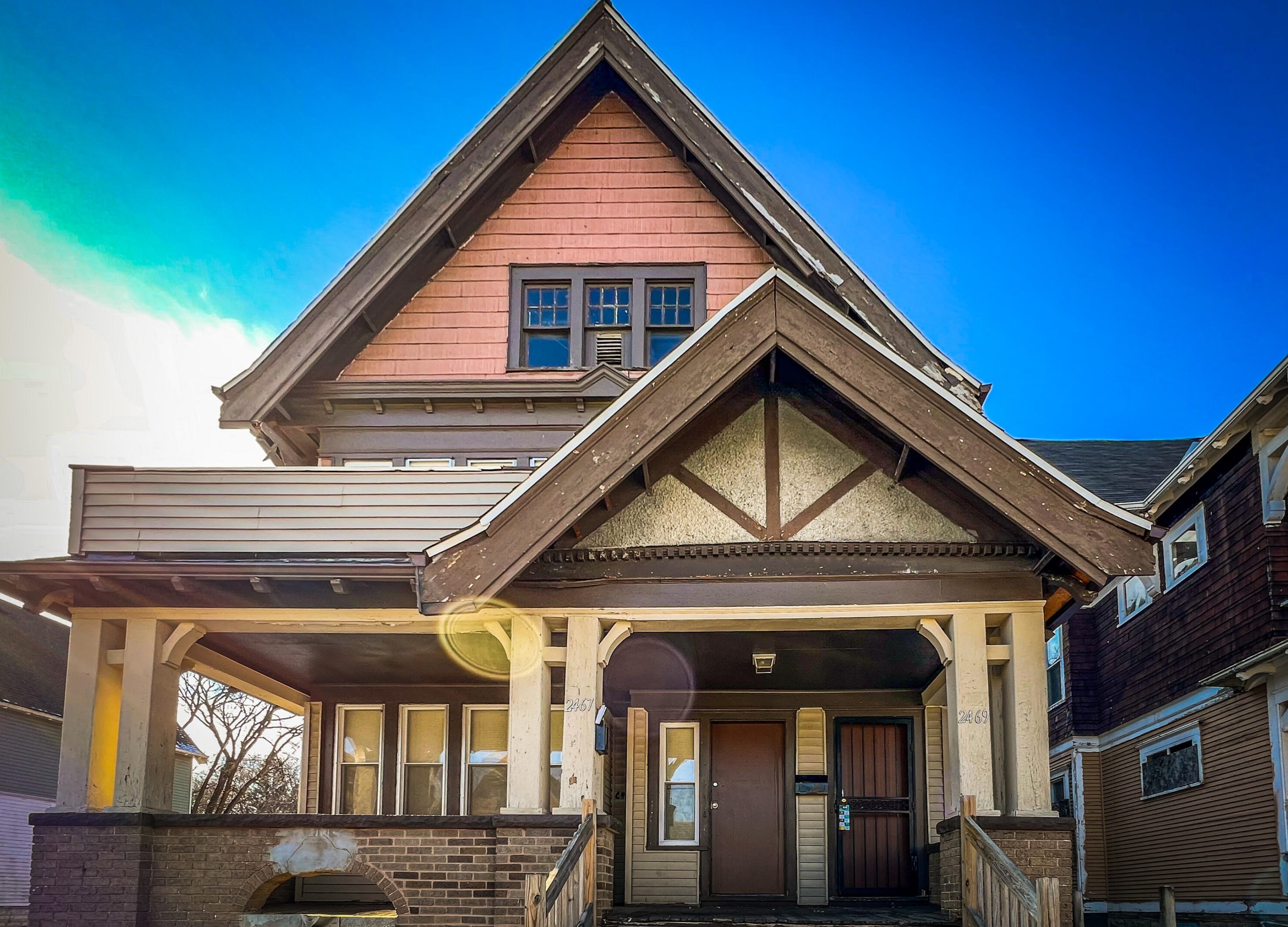 2467 41st St, Milwaukee WI 53210-2933 exterior