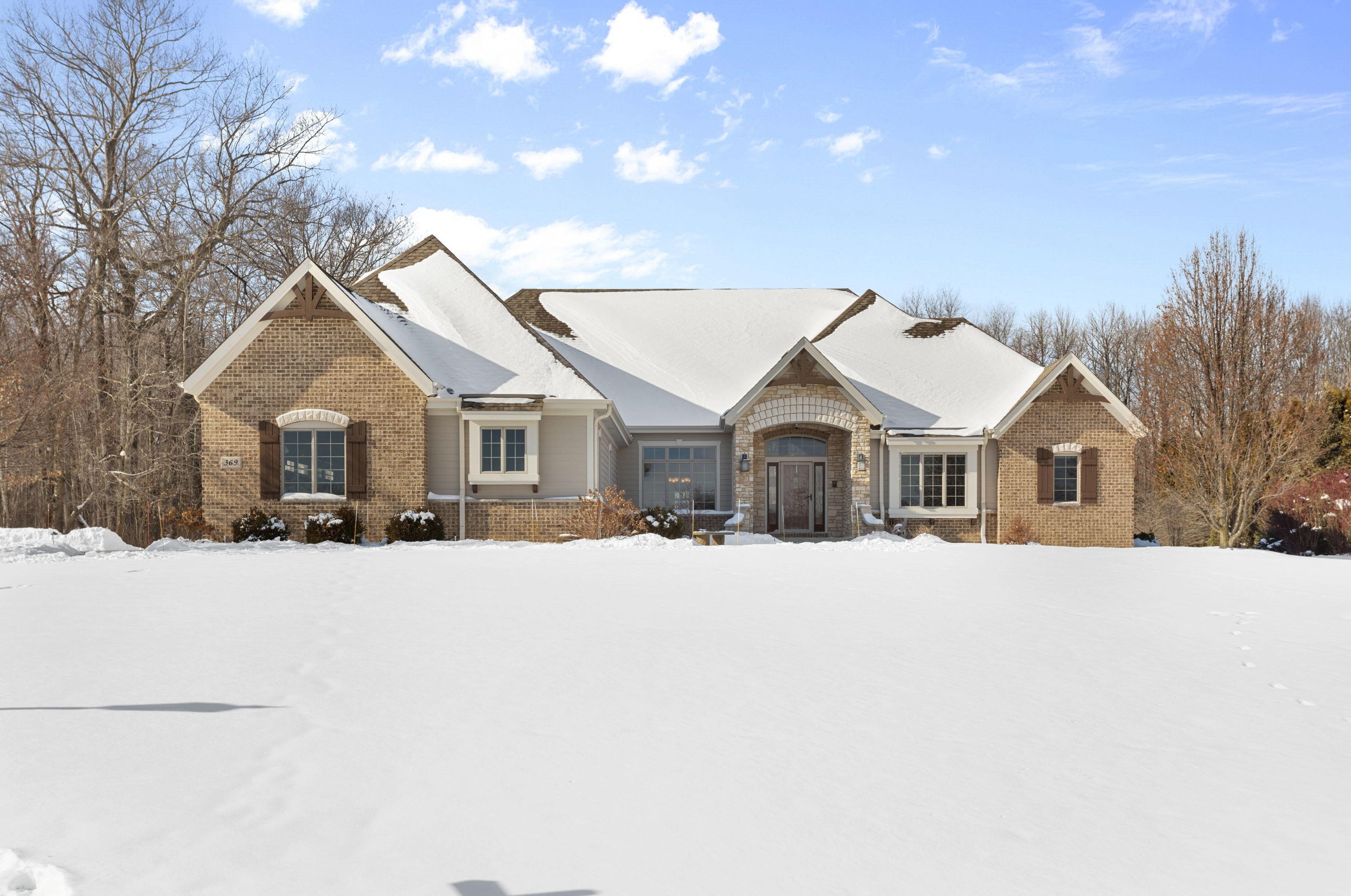 369 Ironstone Ct, Cedarburg, WI 53012