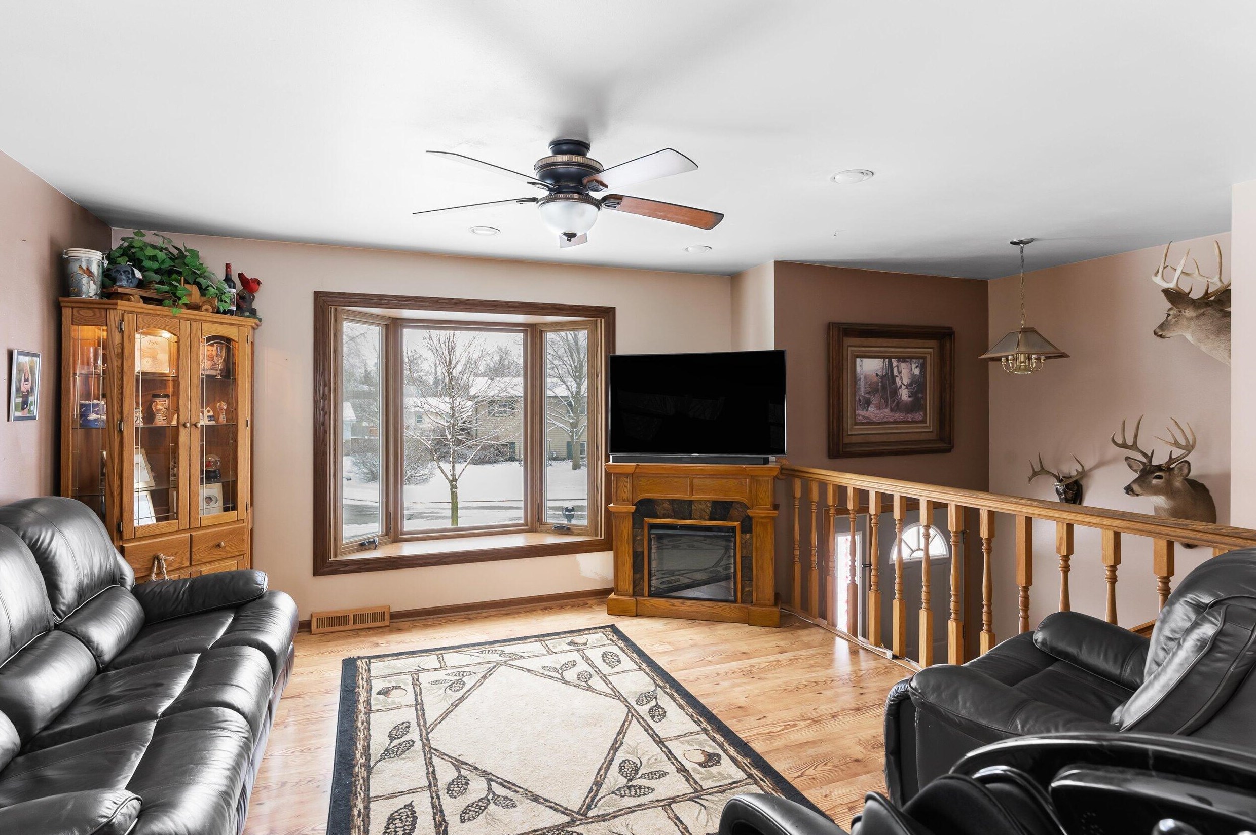 508 Riverview Pl, West Bend, WI 53095
