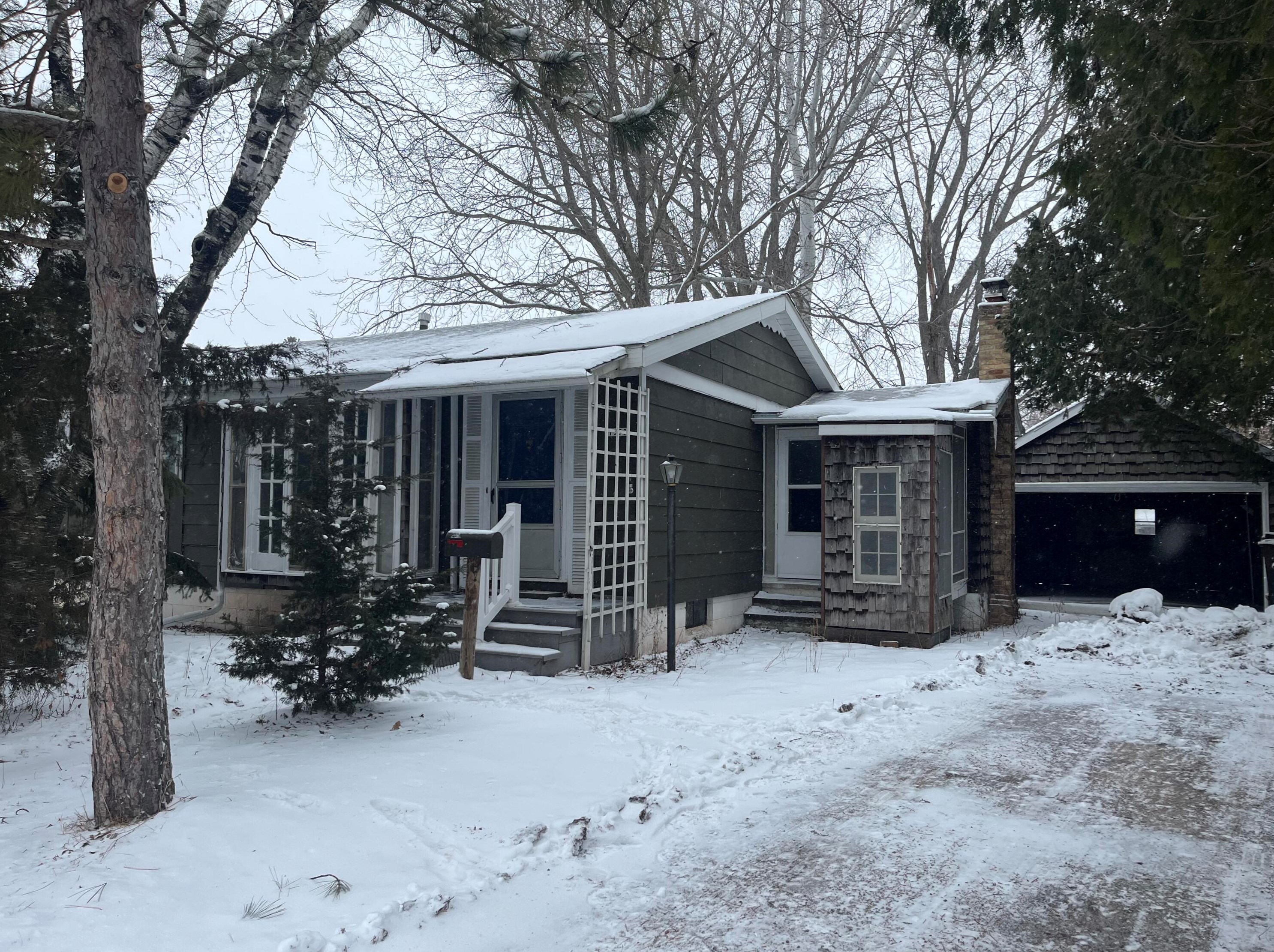 1950 Georgia St, Oshkosh, WI 54902-6744