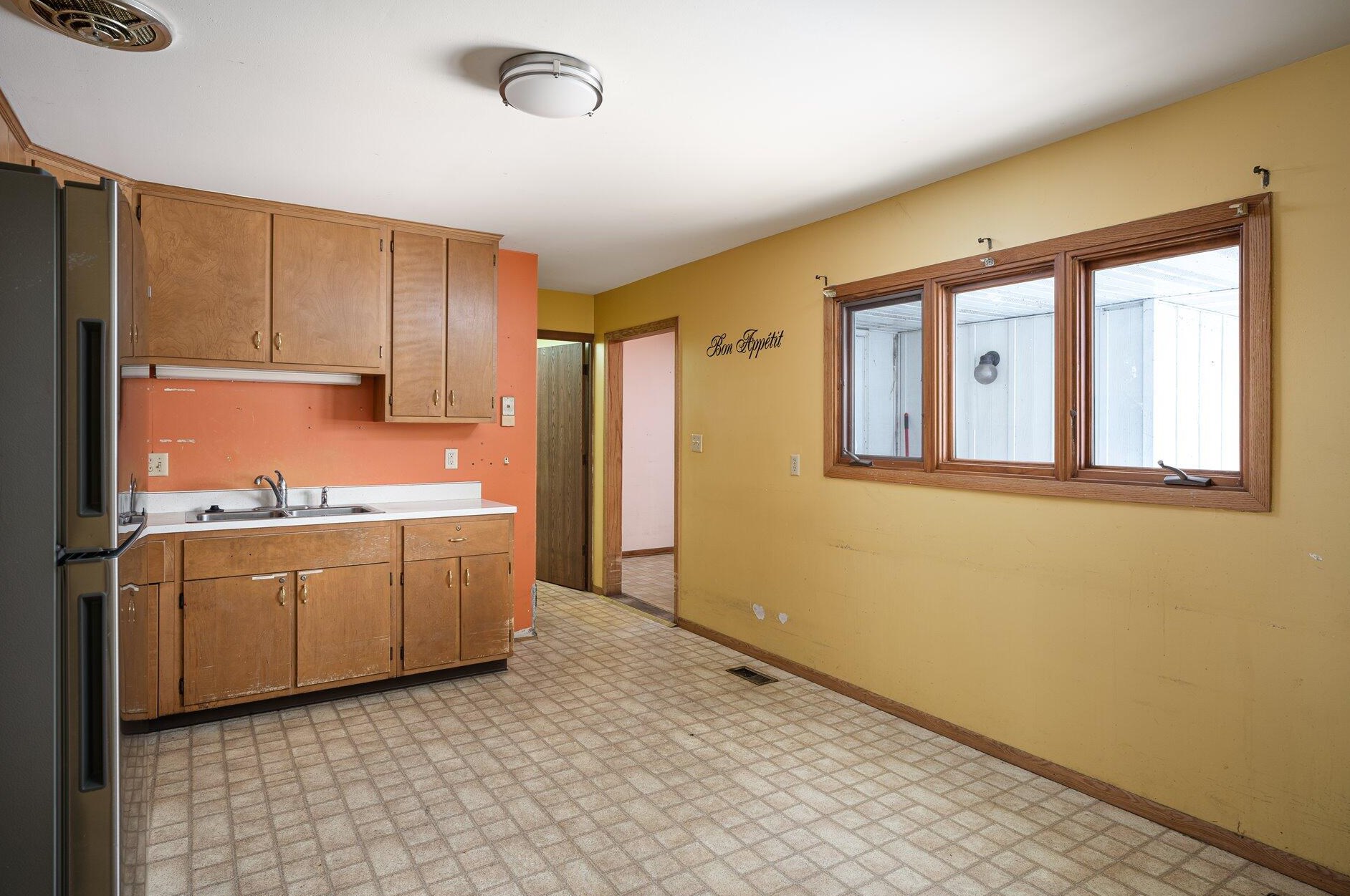 3019 Ward Ave, La Crosse, WI 54601