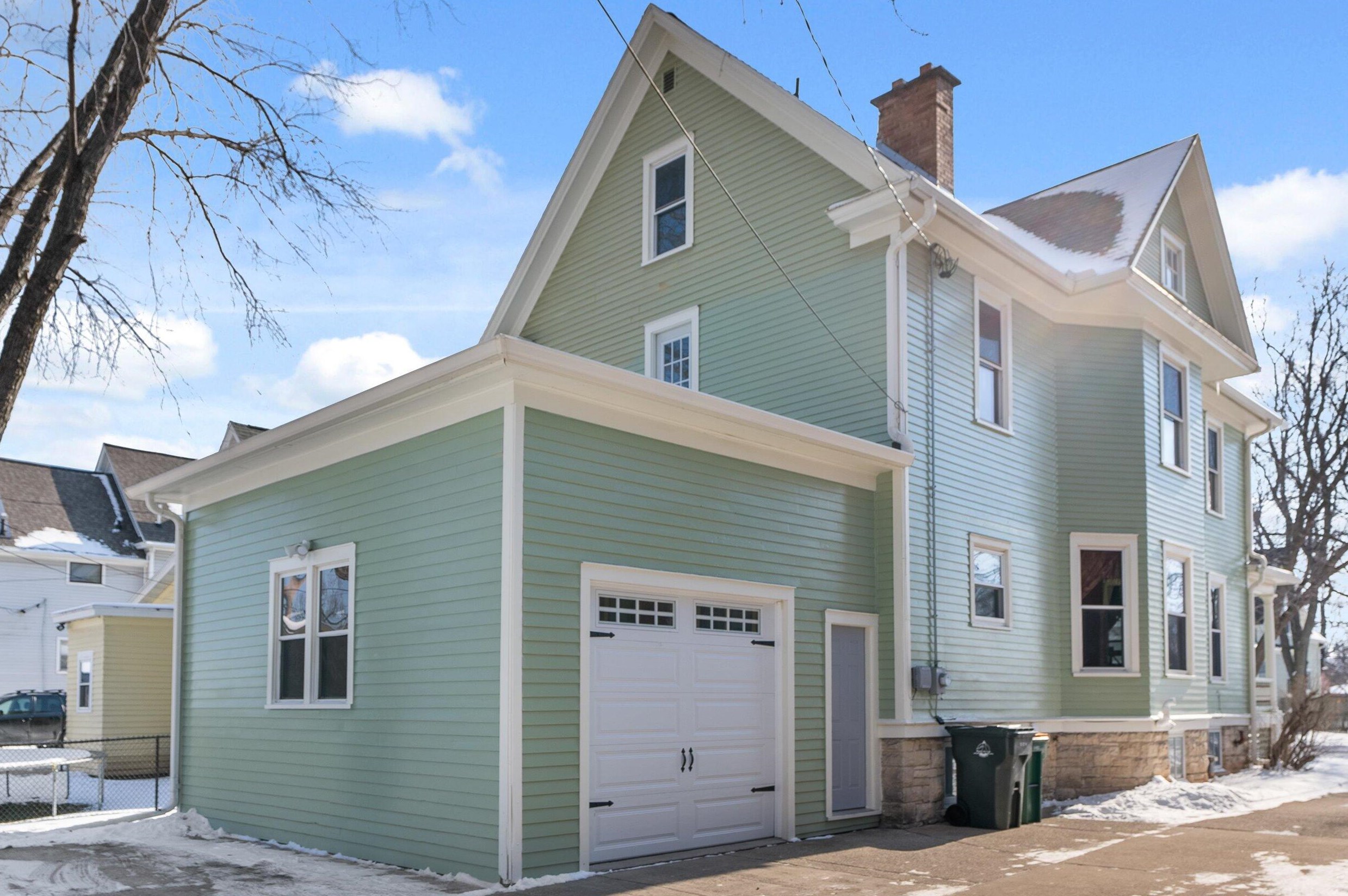 229 E 2nd St, Fond du Lac, WI 54935