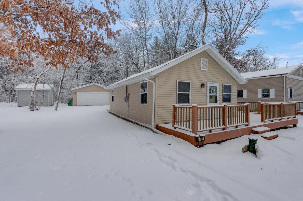3214 Chicago Club Dr, Delavan, WI 53115-3821