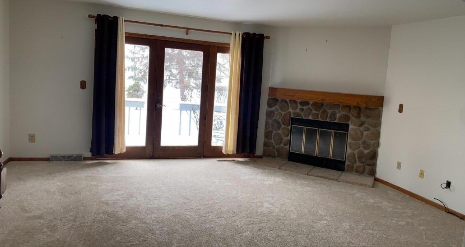 2418 Willowood Dr #c, Waukesha, WI 53188